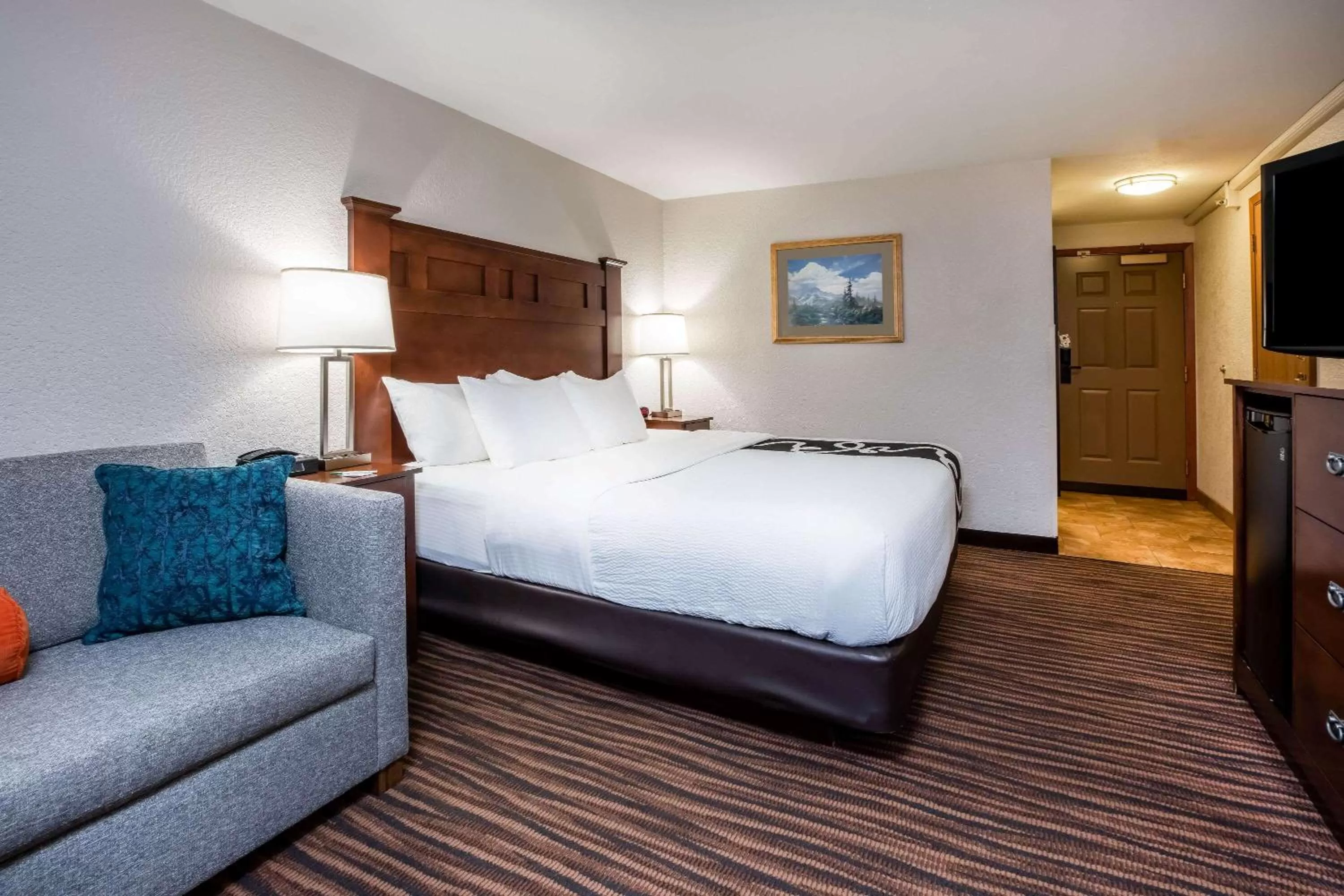 Photo of the whole room, Bed in La Quinta Inn by Wyndham Bend
