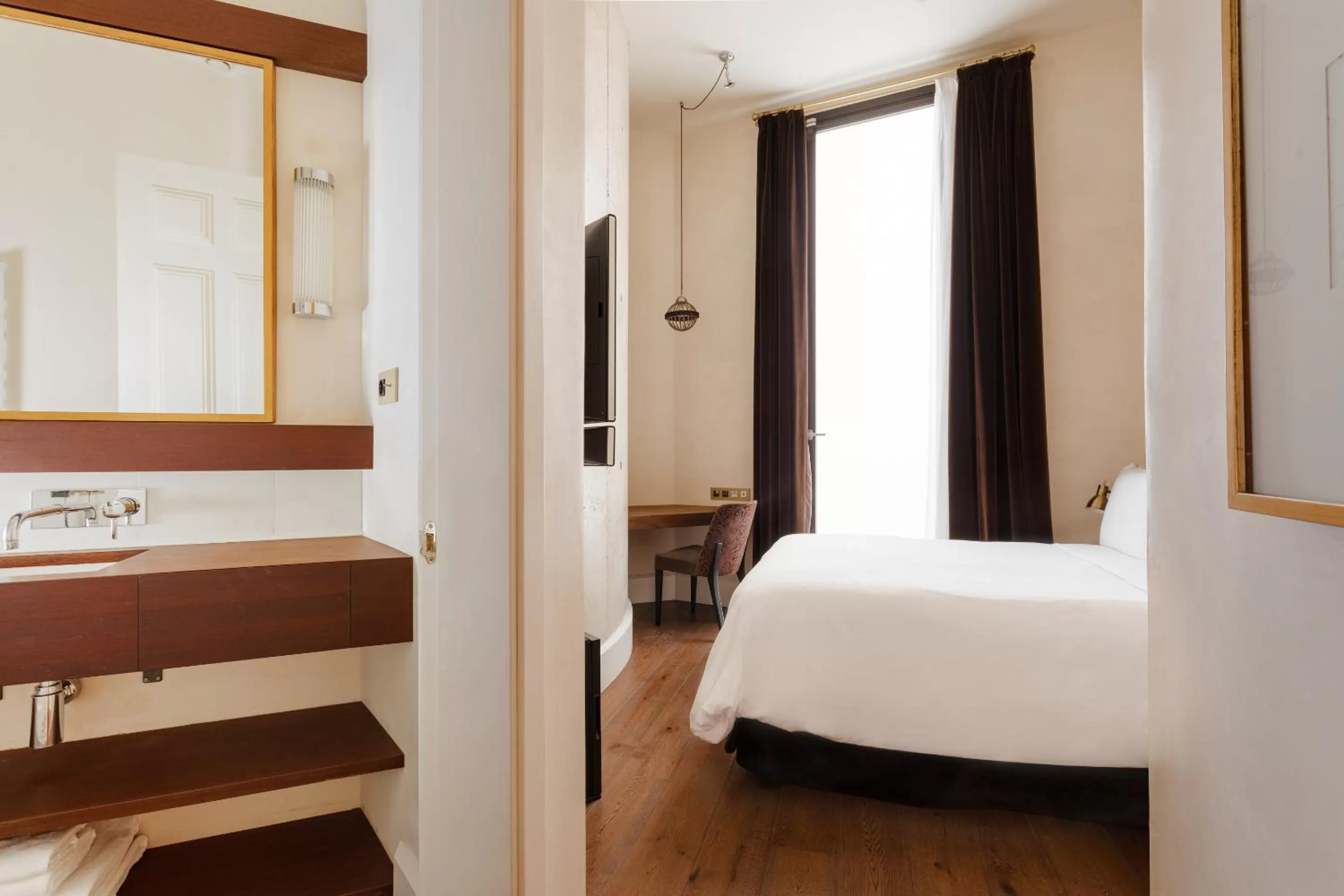 Queen Room in DO Plaça Reial Hotel Gothic Quarter, Sonder by Marriott Bonvoy