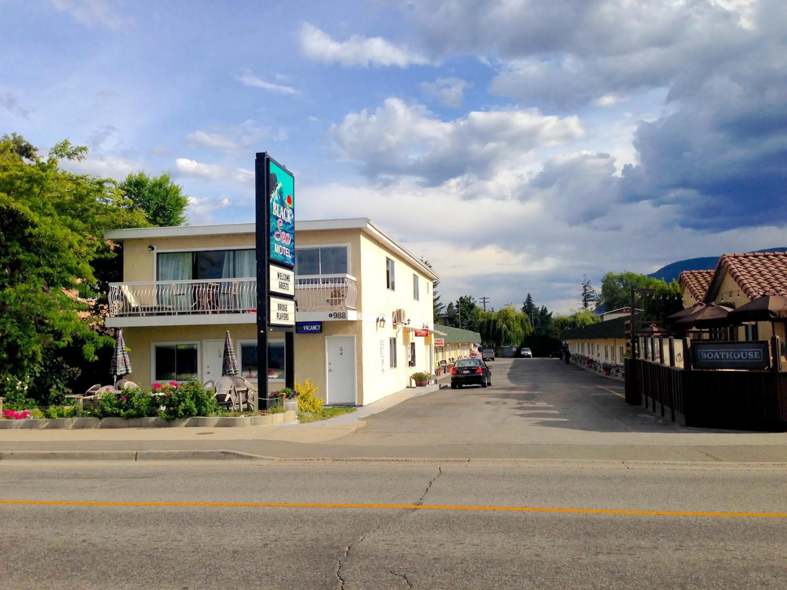 Facade/entrance in Black Sea Motel