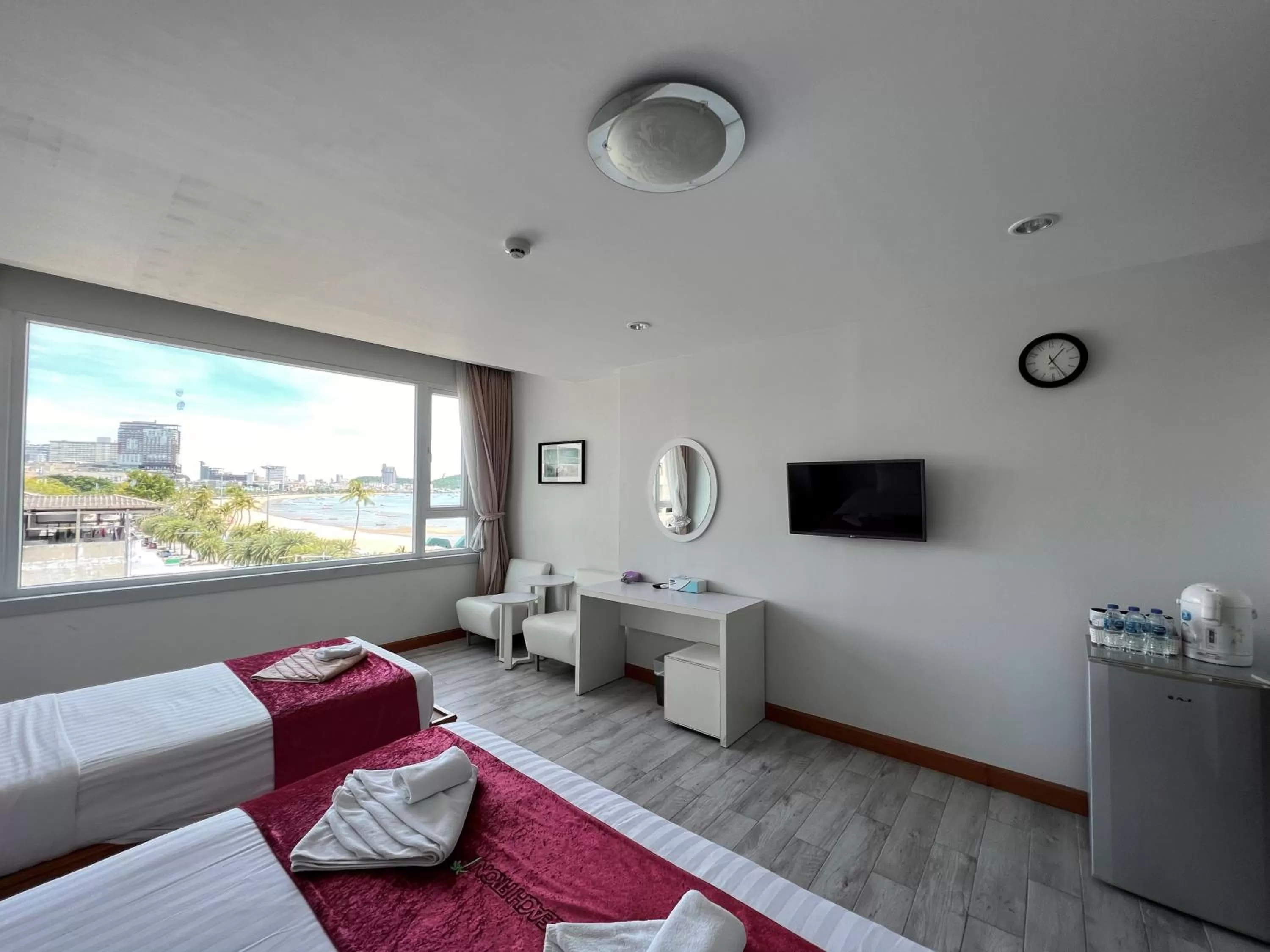 View (from property/room), Bed in The Beach Front Resort, Pattaya