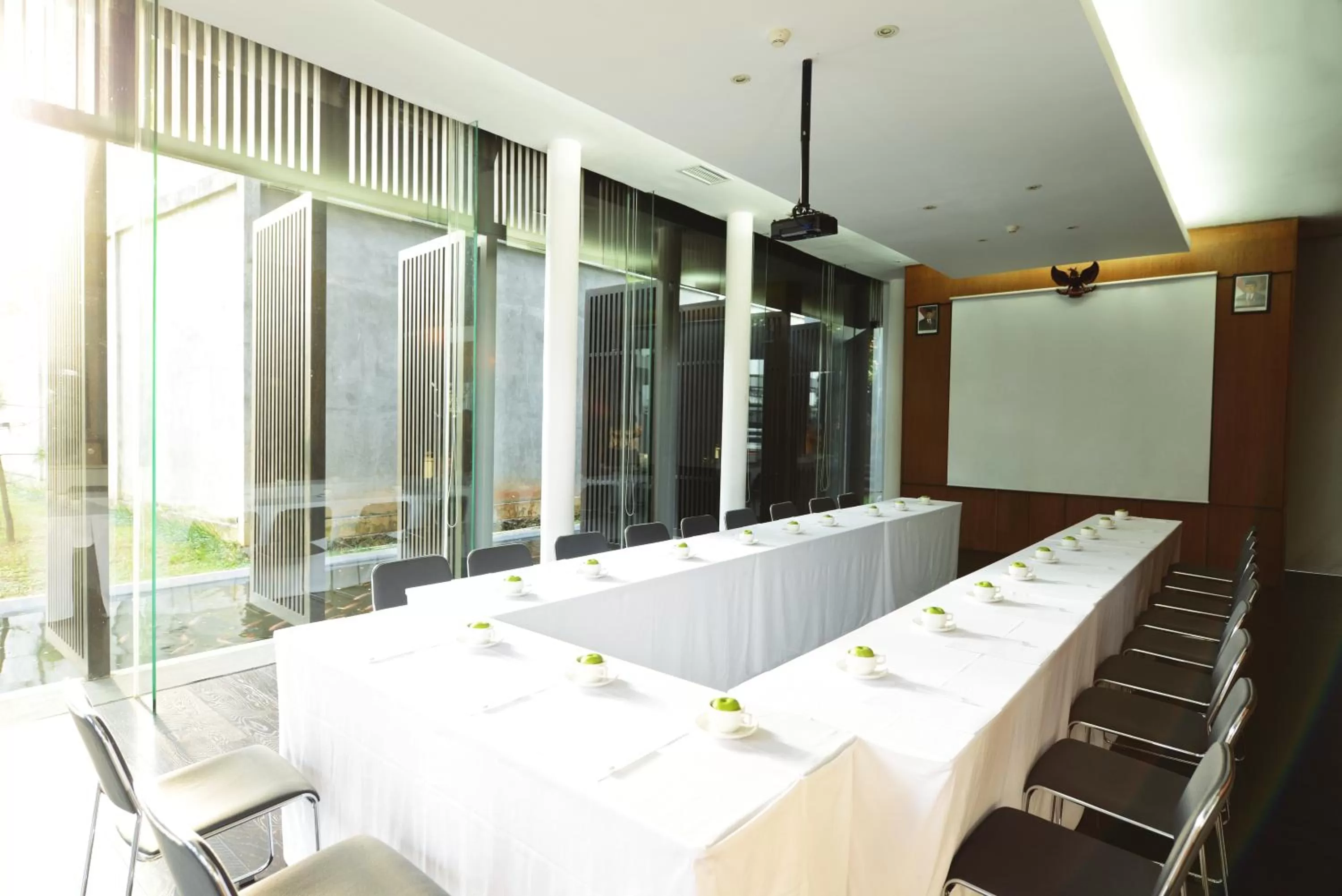 Business facilities in Morrissey Hotel