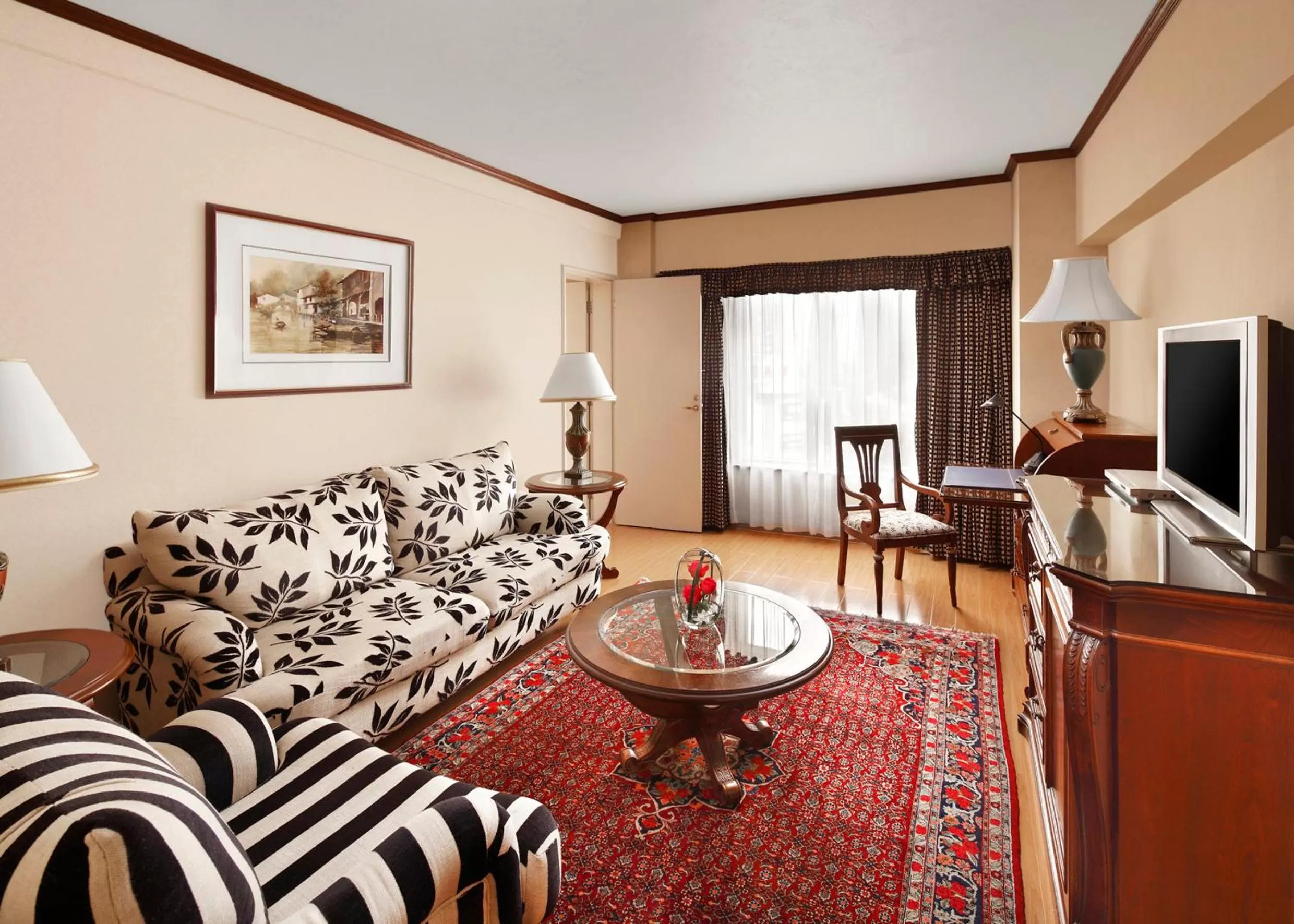 TV and multimedia in Hongqiao Jin Jiang Hotel (Formerly Sheraton Shanghai Hongqiao Hotel)