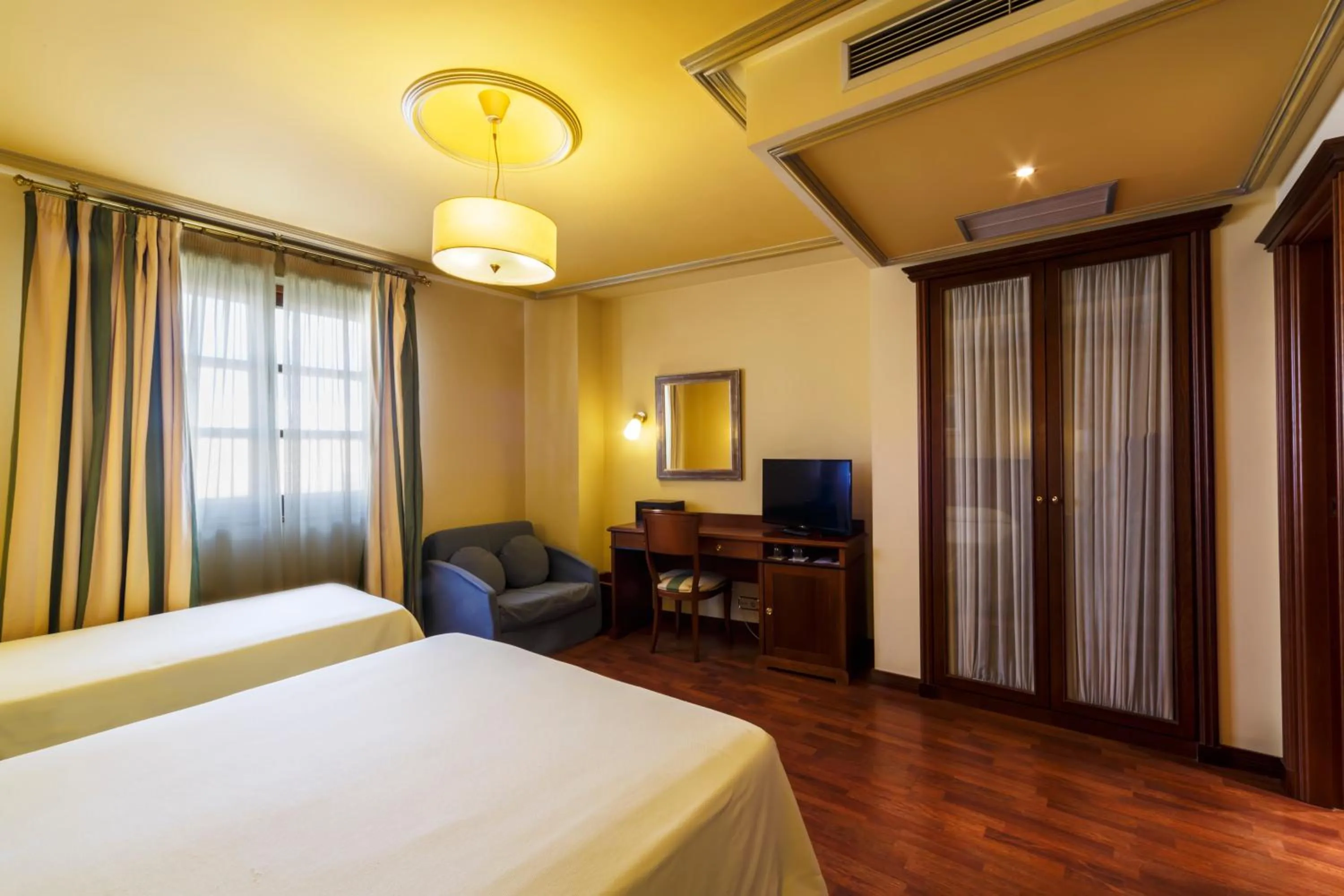 Bedroom, Bed in Hotel Azofra