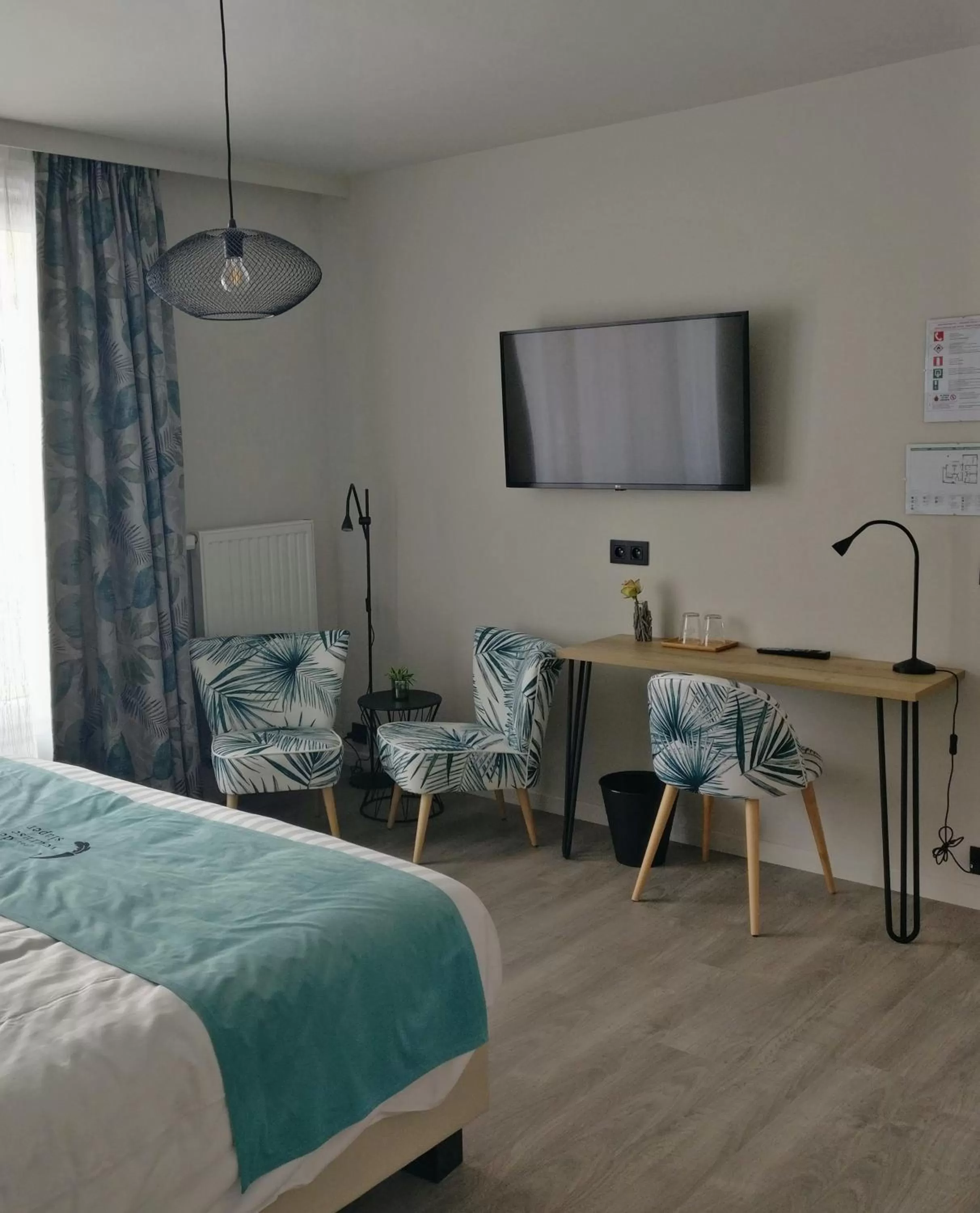 Seating area, Bed in B & B De Veurnse Slaper