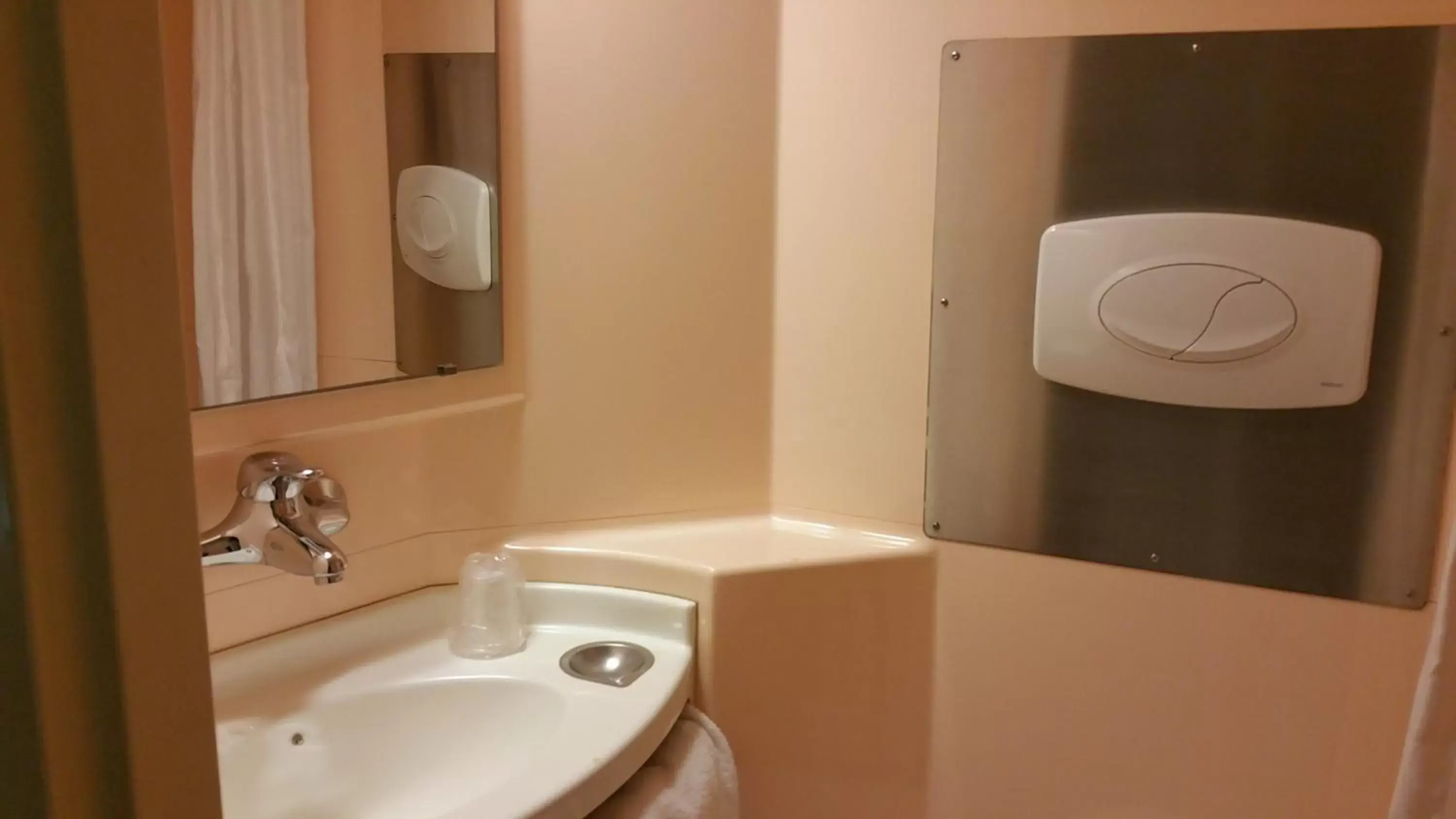 Double Room in The Originals Access, Hôtel Rouen Sud Oissel (P'tit Dej-Hotel) Double Room in The Originals Access, Hôtel Rouen Sud Oissel (P'tit Dej-Hotel)