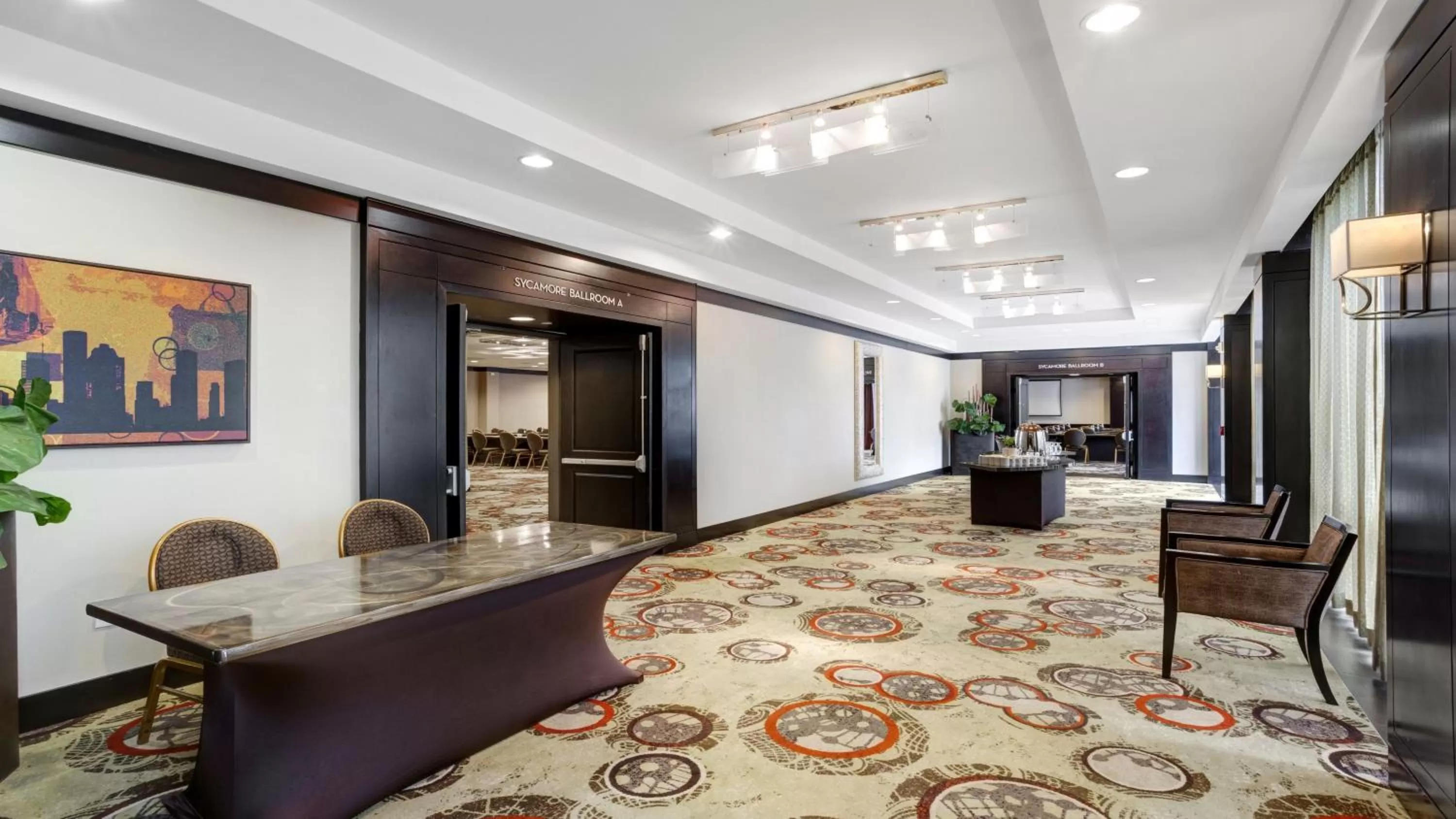 Meeting/conference room in Crowne Plaza Houston Galleria Area by IHG