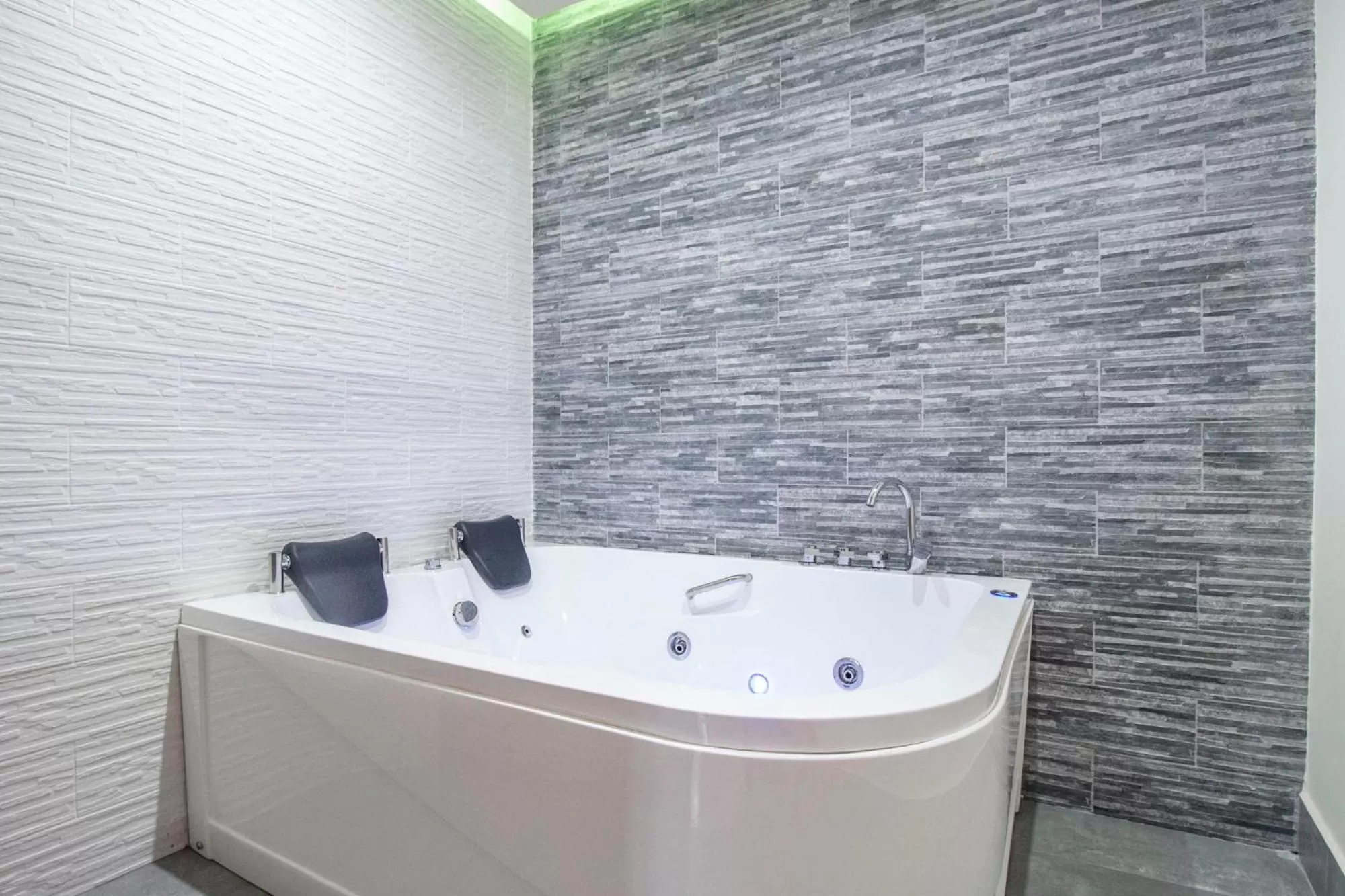 Royal Playa Suite and Apartament -private parking- self chek out