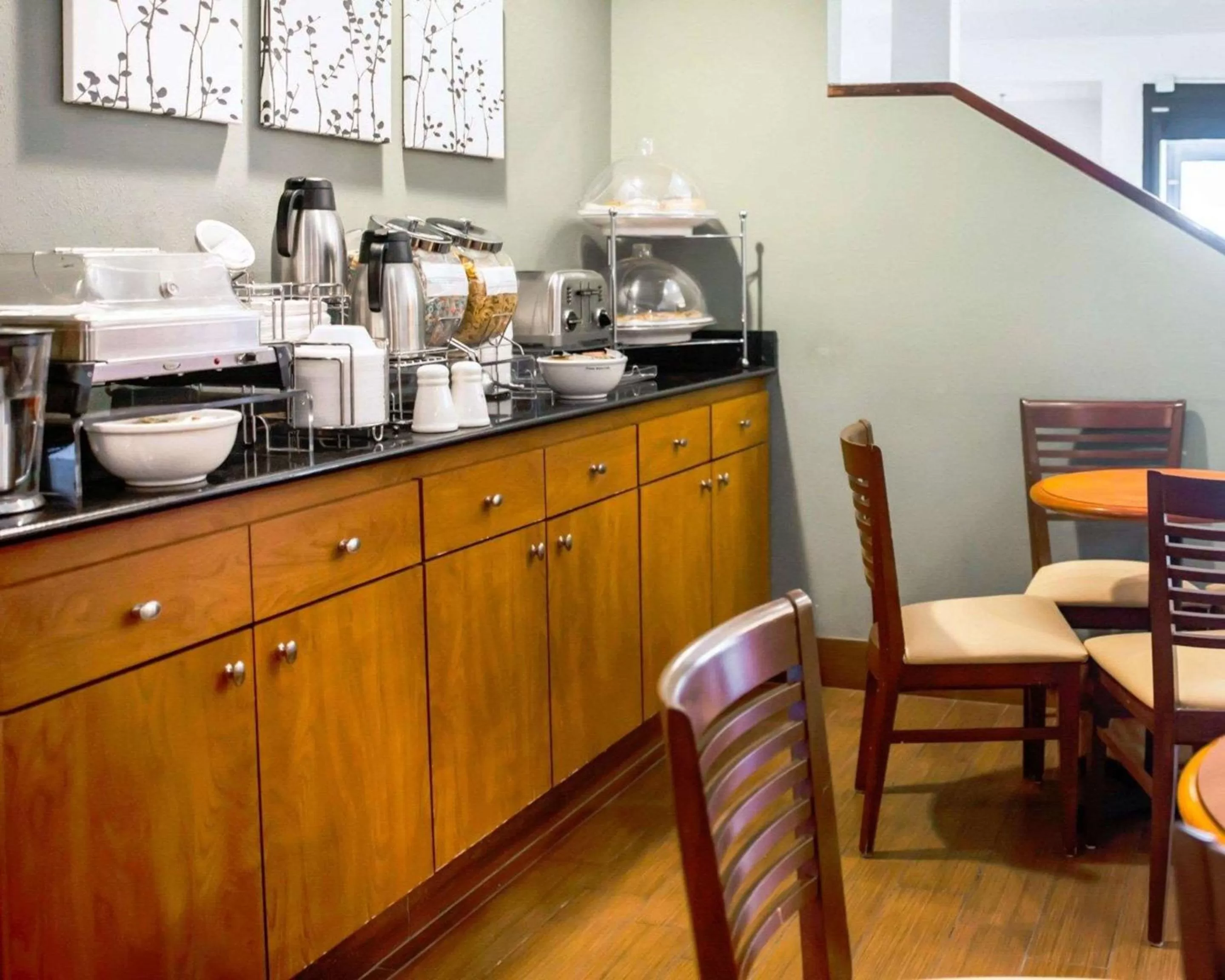 Restaurant/places to eat in Sleep Inn Fredericksburg North