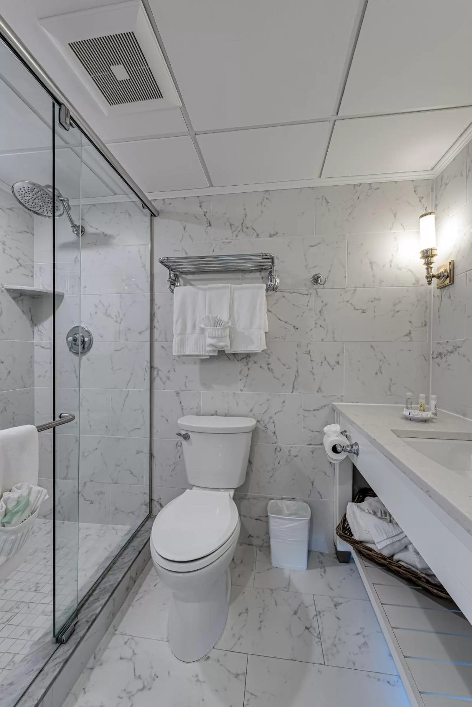 Shower in ICONA Avalon