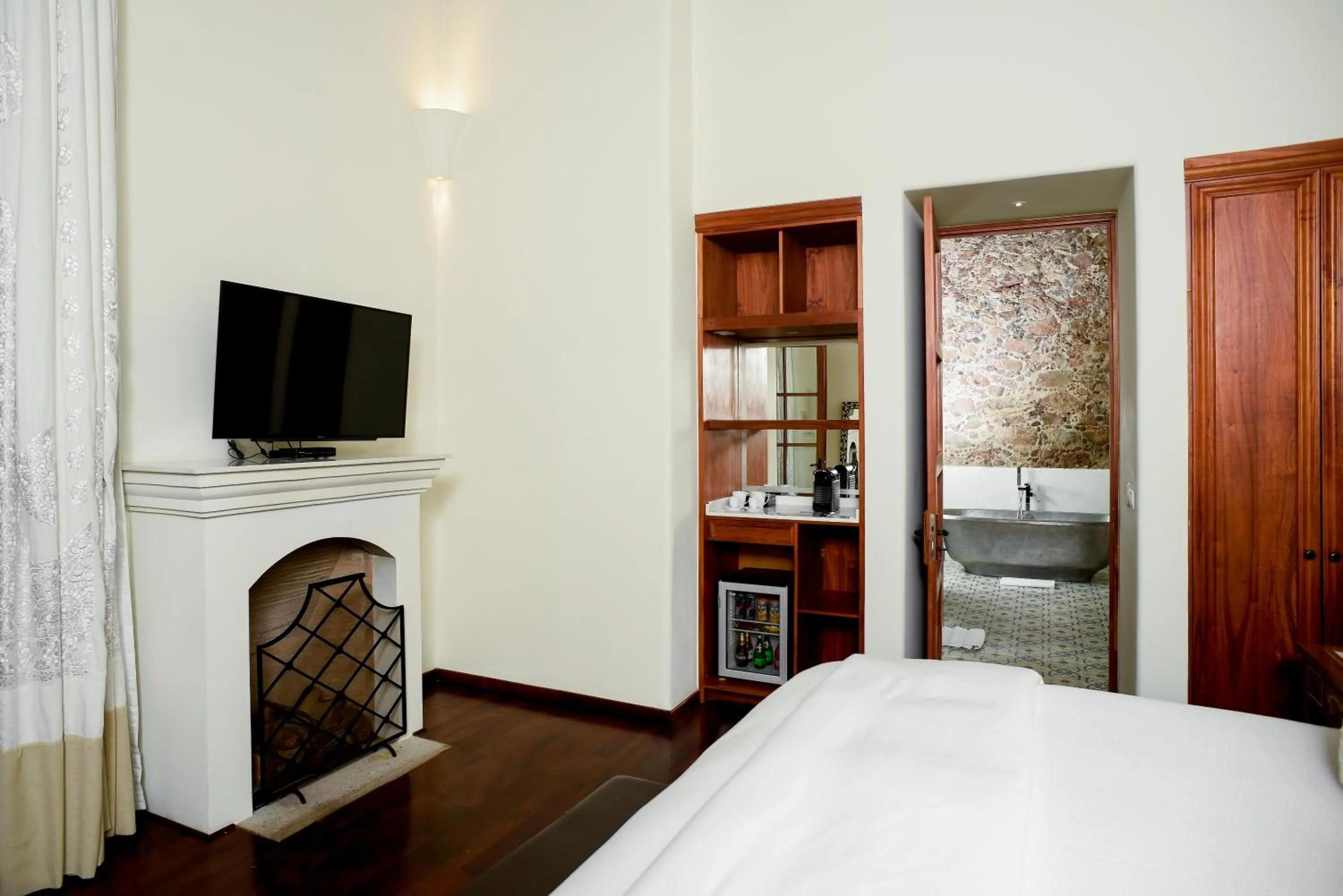 flat iron, Bed in Hotel Casa Blanca 7