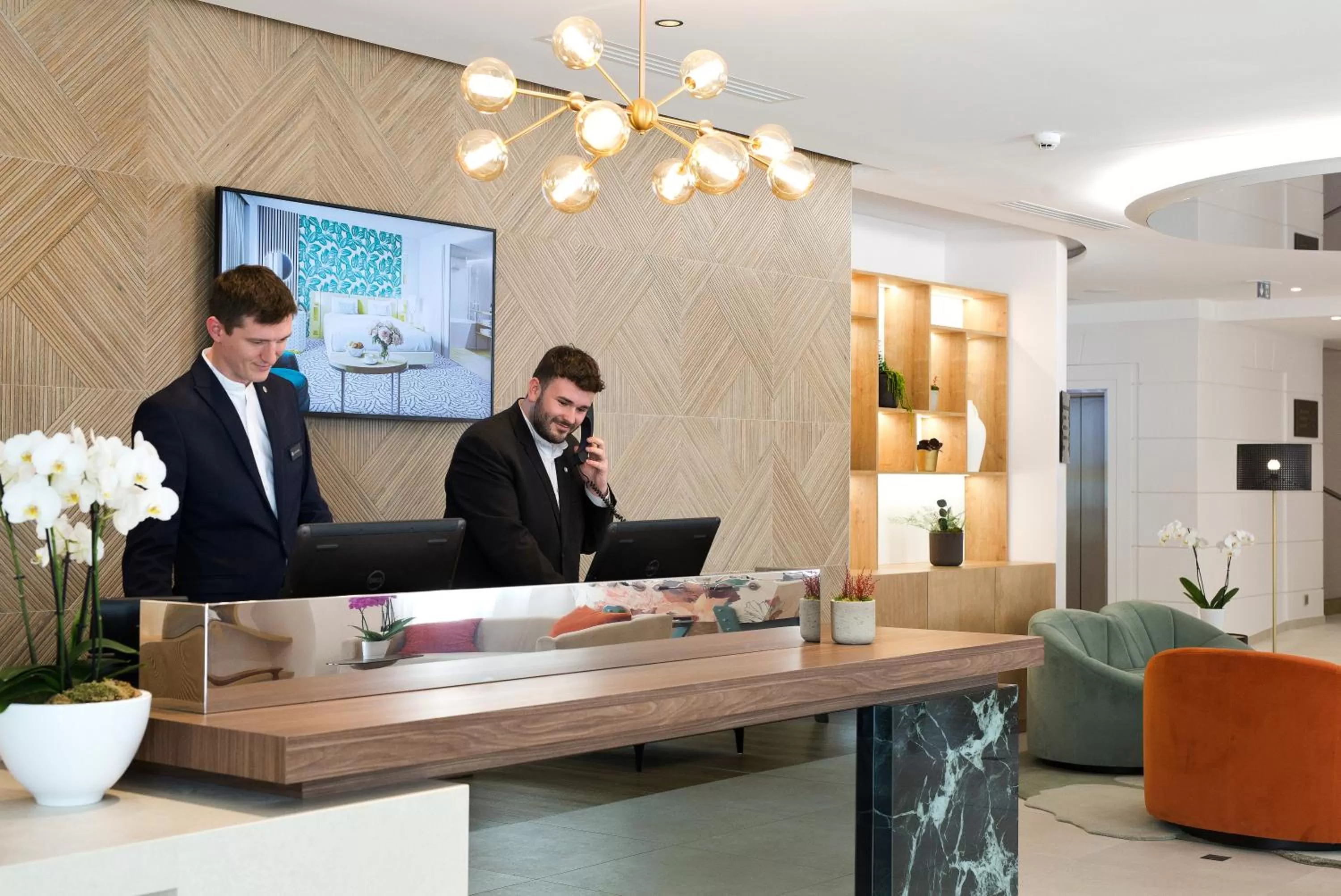 Lobby or reception in Pullman La Pléiade Montpellier Centre