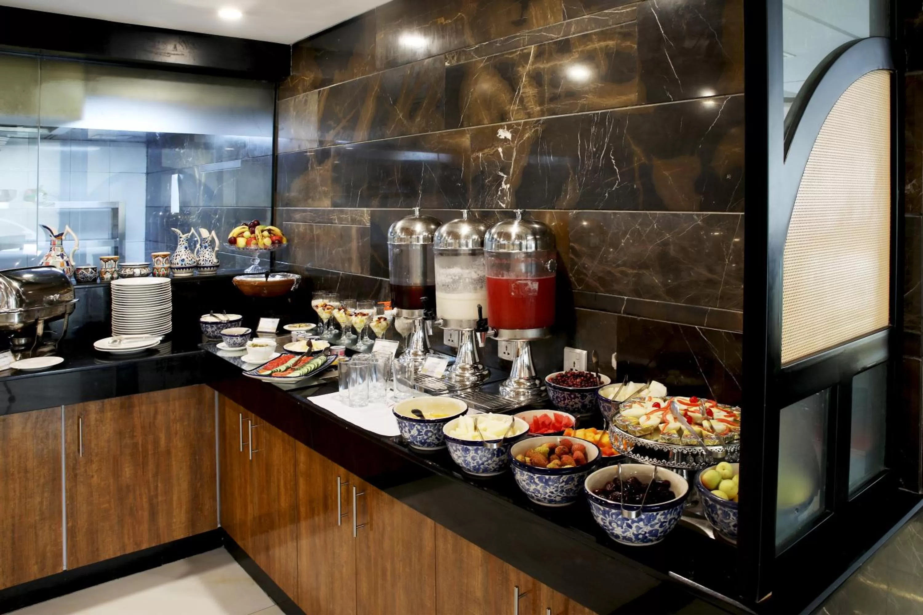 Restaurant/places to eat in Avari Xpress Multan