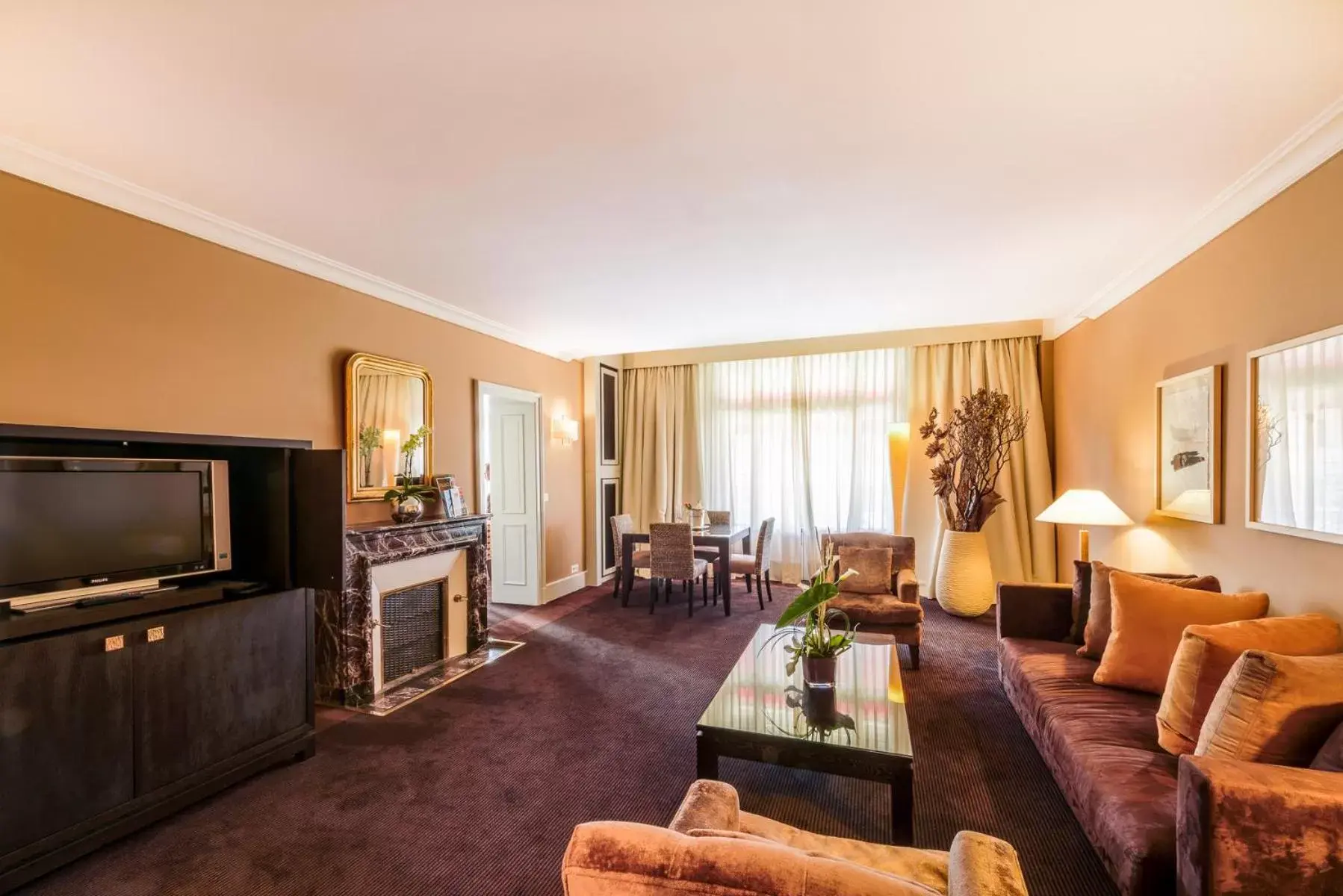 Deluxe One-Bedroom Suite in Lausanne Palace Deluxe One-Bedroom Suite in Lausanne Palace