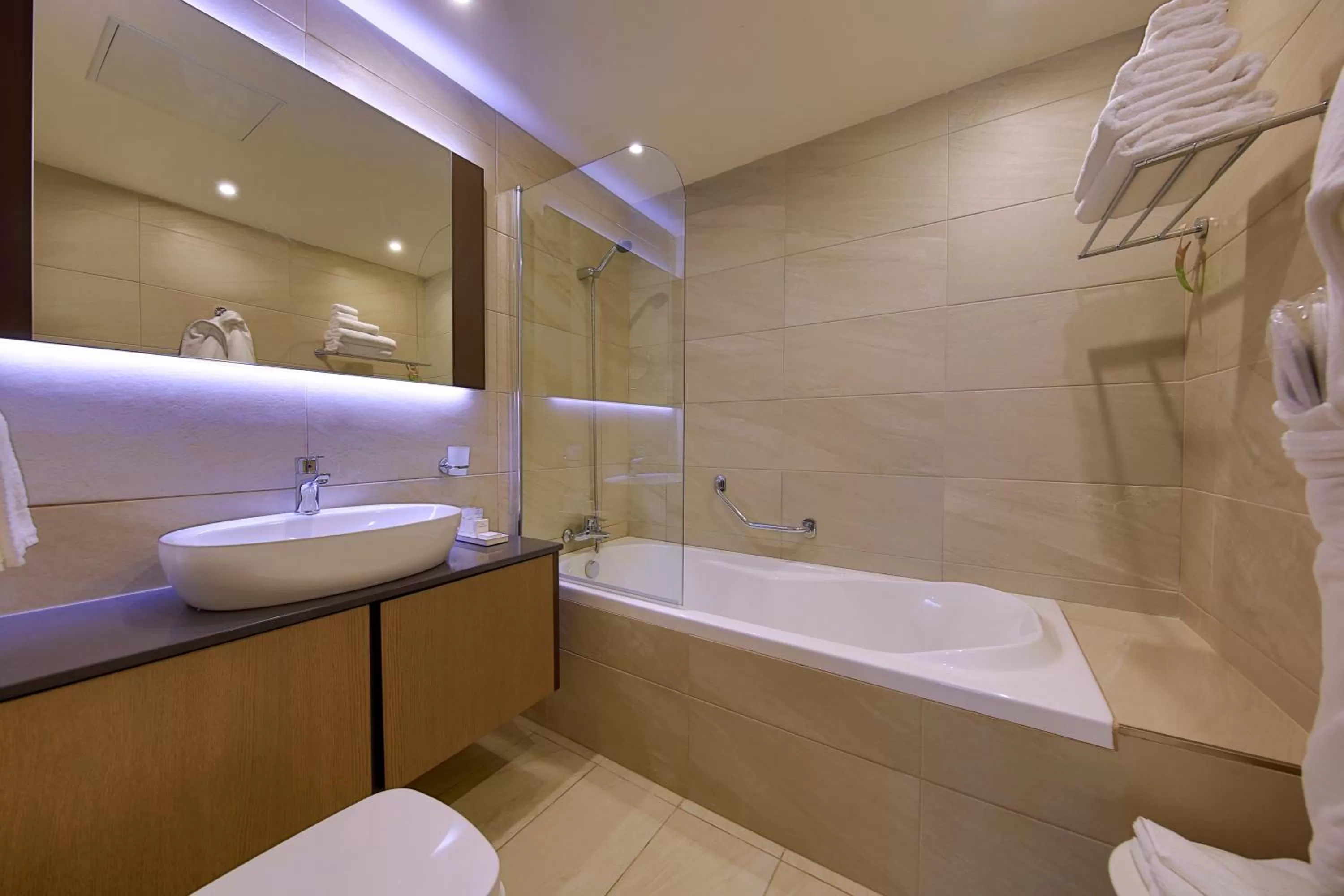 Shower in Urban Valley Resort & Spa