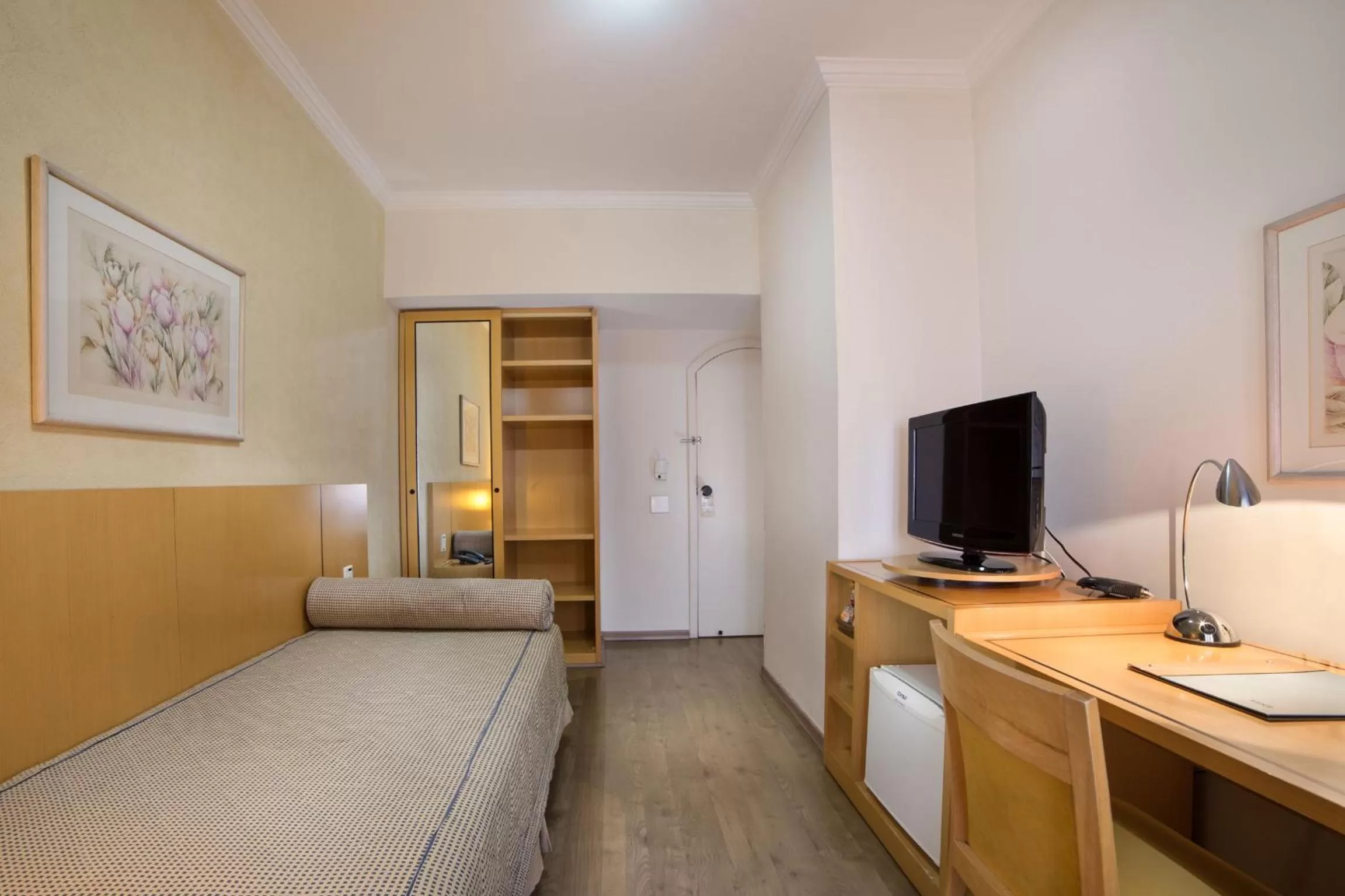 Bedroom, Room Photo in Cardum Hotel