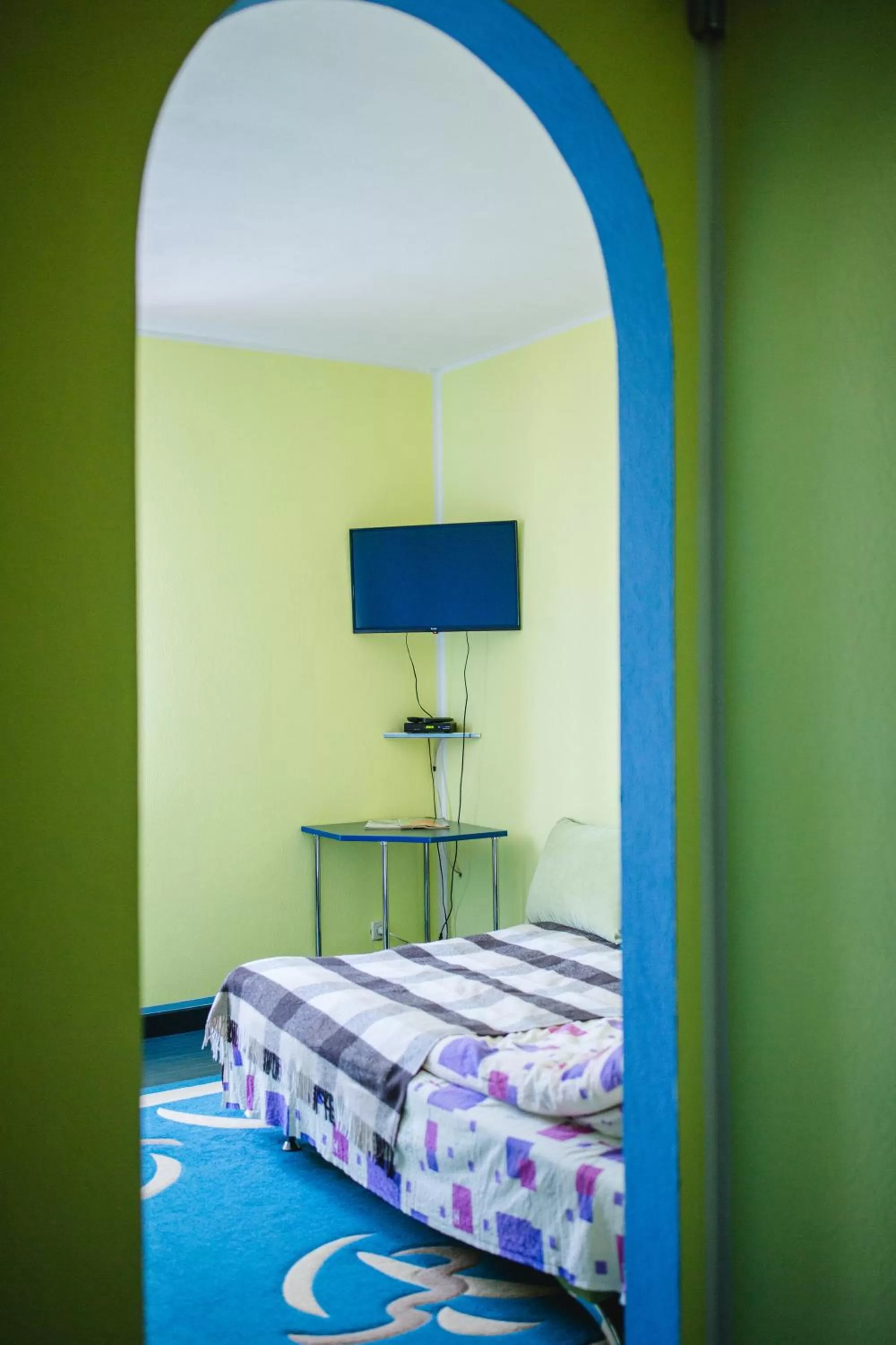 Bed in Kolyba Opryshkiv