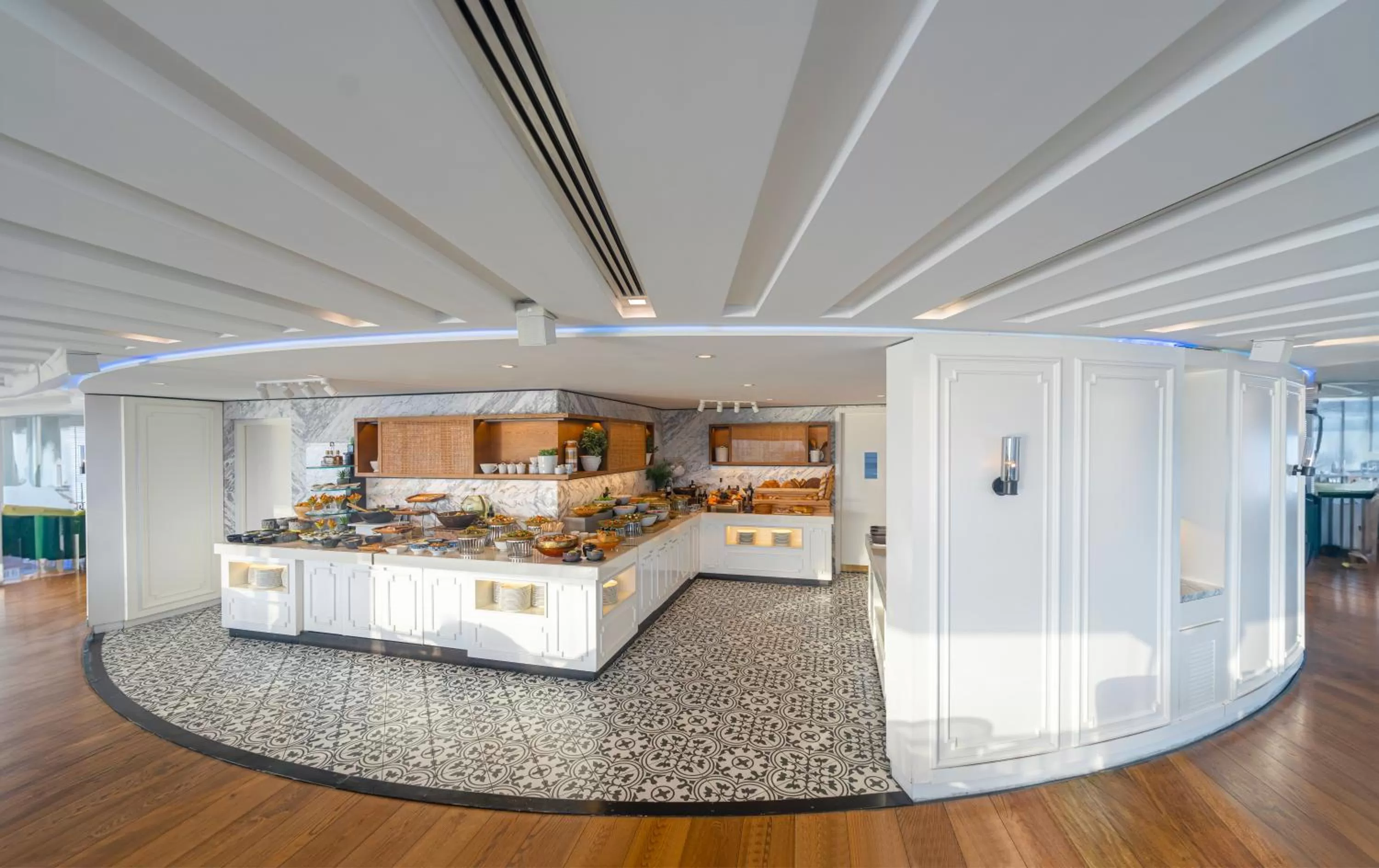 Restaurant/places to eat in Hyatt Regency Dubai - Corniche