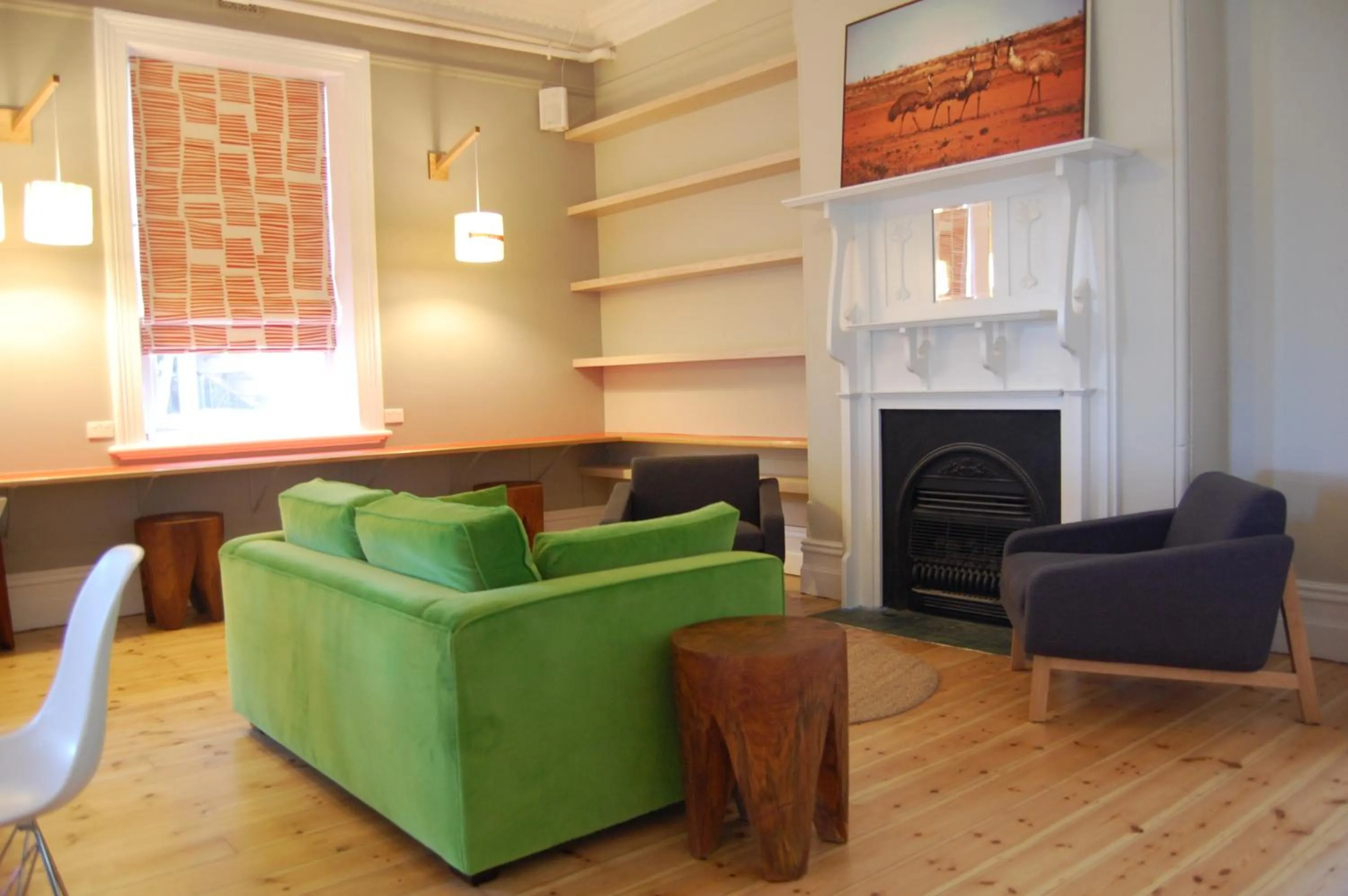 Communal lounge/ TV room in YHA Port Elliot Beach House