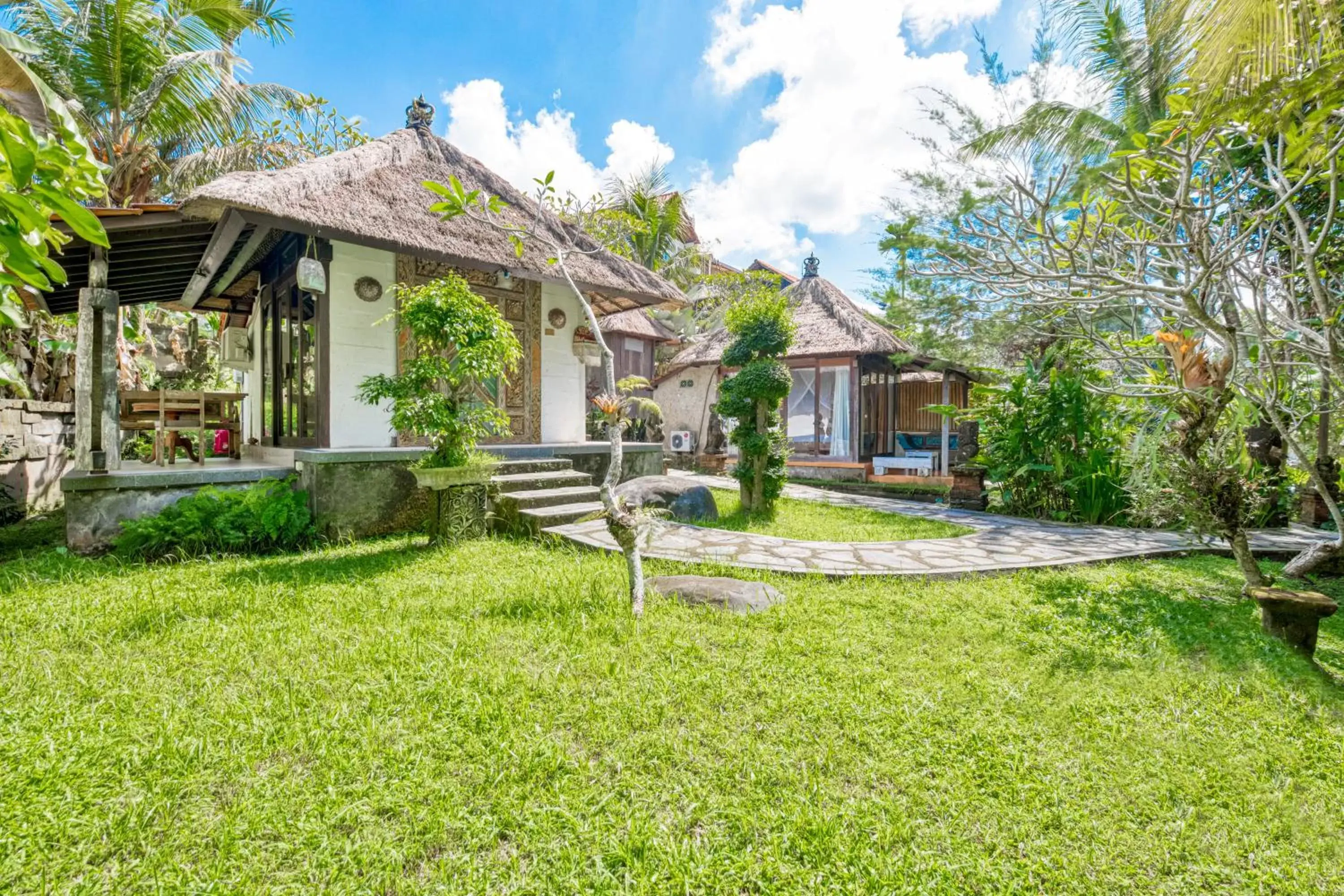 Superior Twin Bedroom Bungalow with Garden View and Free Benefits in Ubud Sari Health Resort Superior Twin Bedroom Bungalow with Garden View and Free Benefits in Ubud Sari Health Resort
