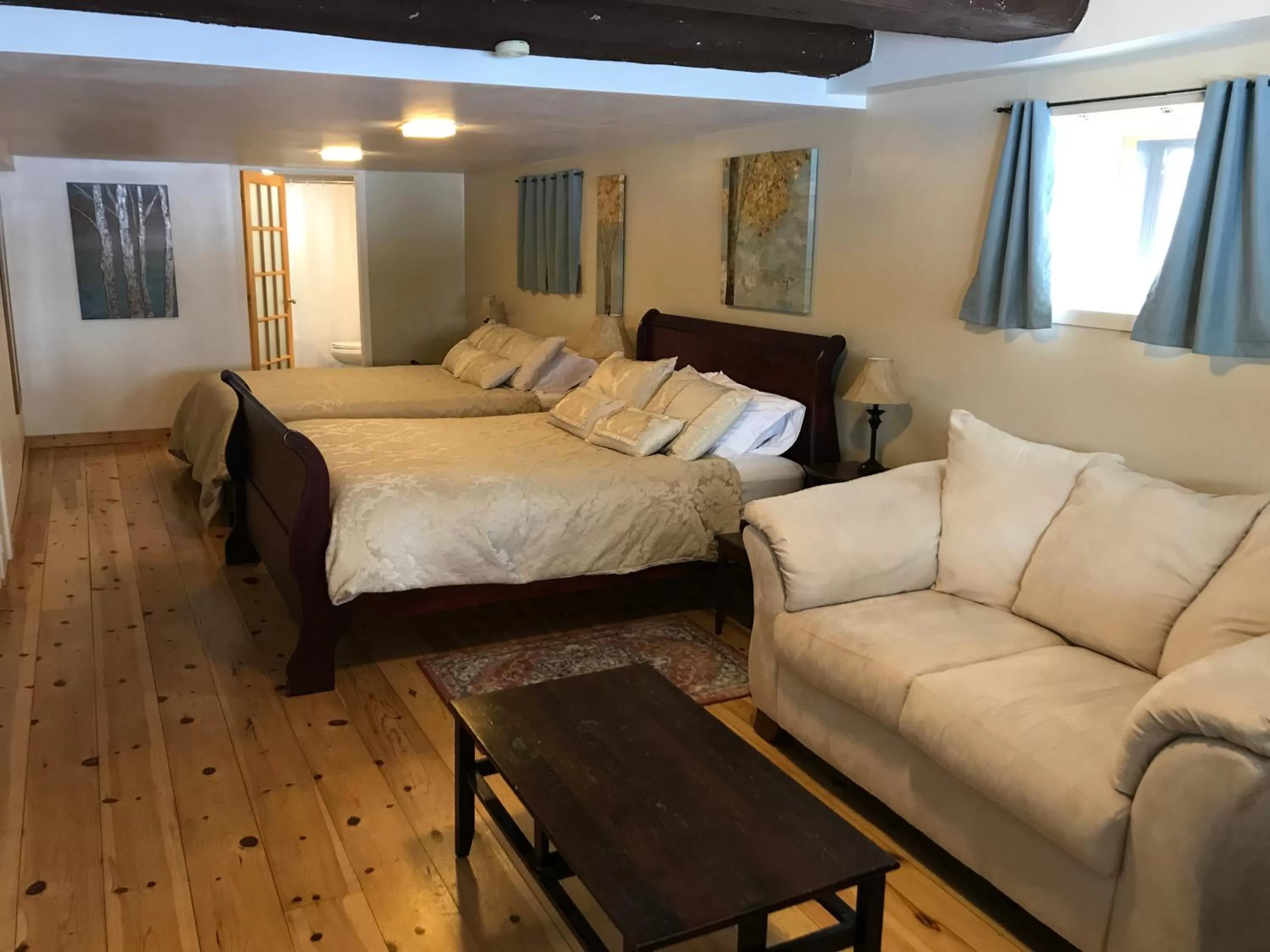 Family Suite in La Grange Country Inn