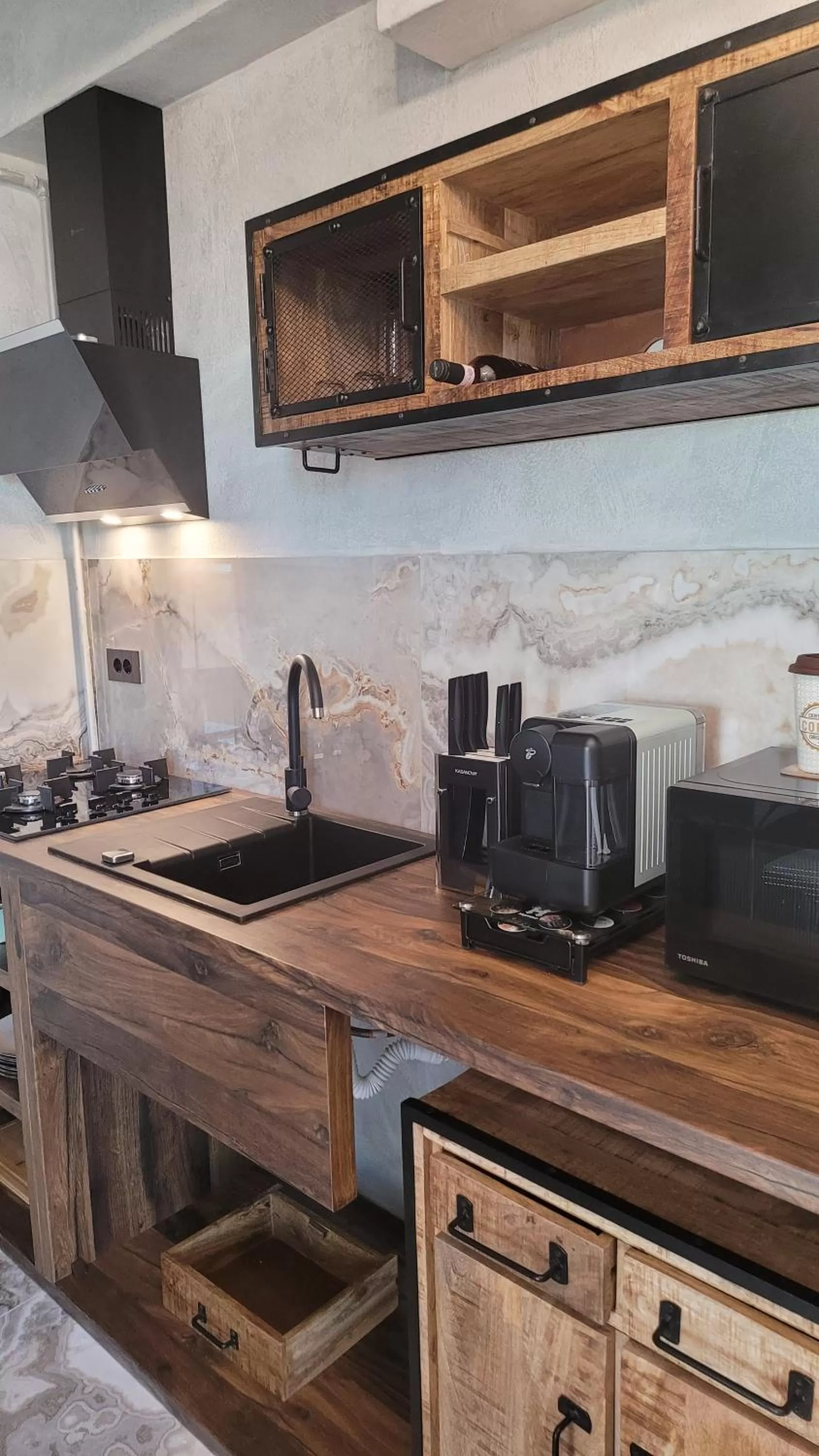 Coffee/tea facilities, Kitchen/Kitchenette in Terrace Suites Iasi