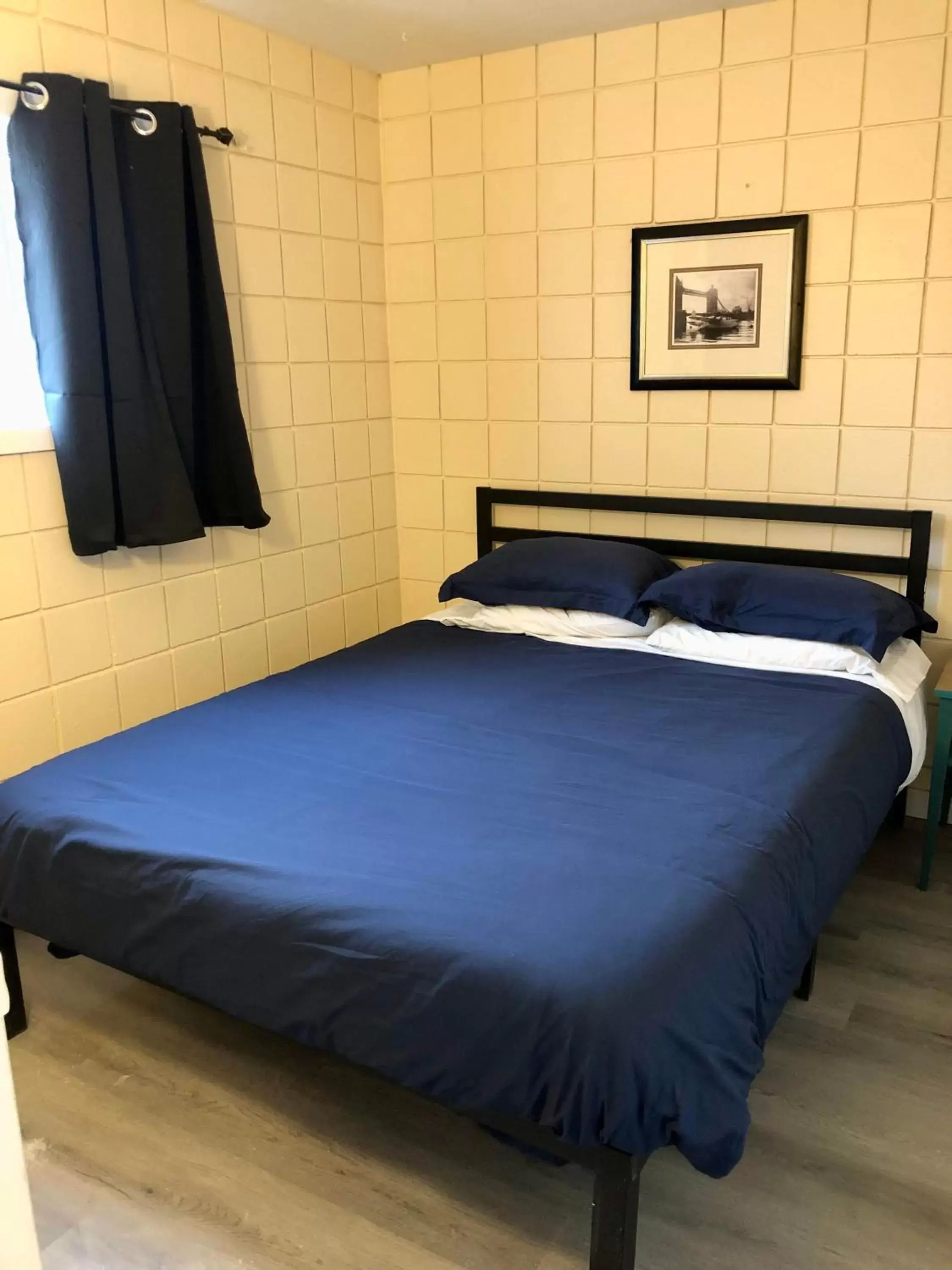 Two-Bedroom Suite in The Canterbury Inn of Downtown Invermere Two-Bedroom Suite in The Canterbury Inn of Downtown Invermere