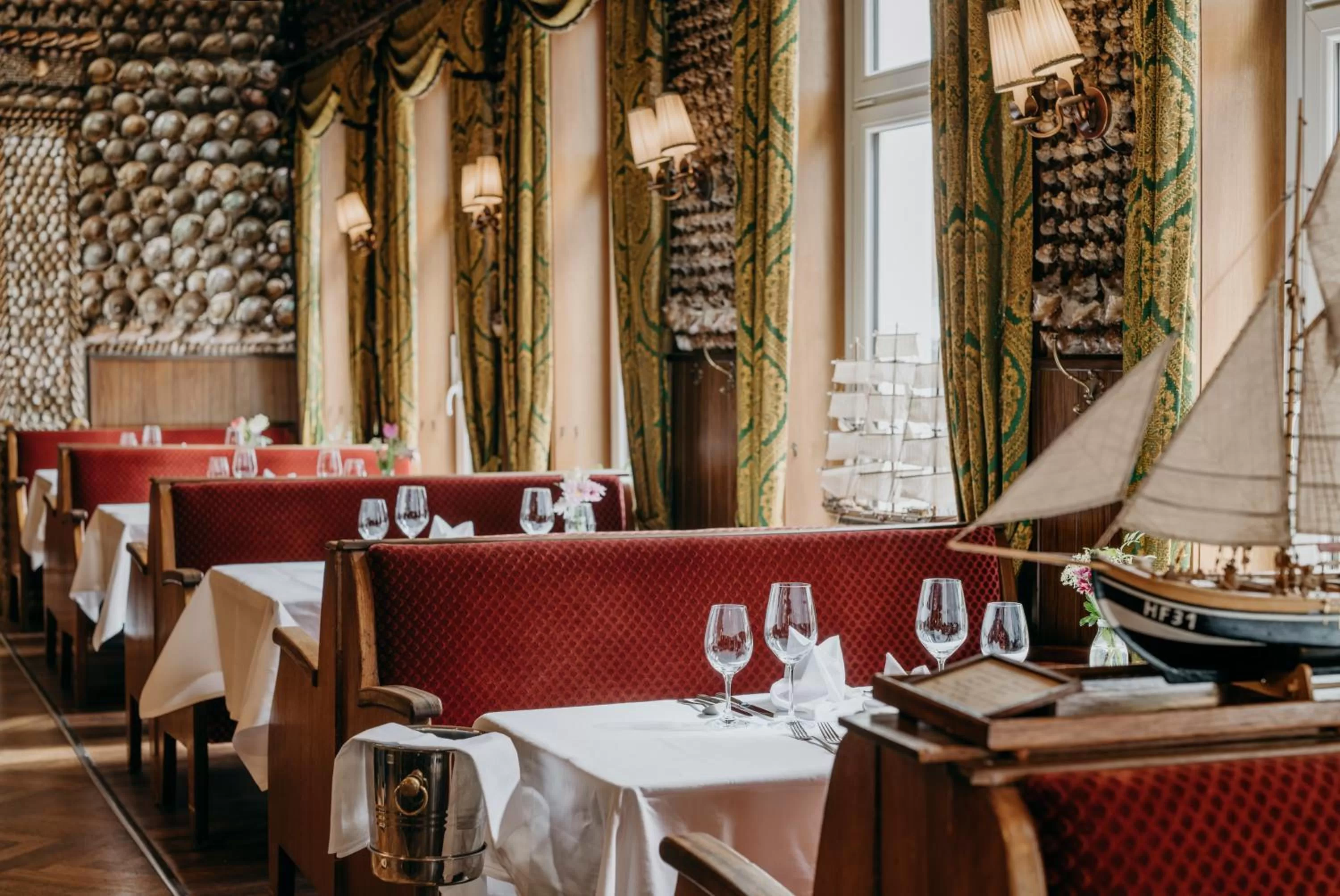 Restaurant/places to eat in Hotel Alter Muschelsaal