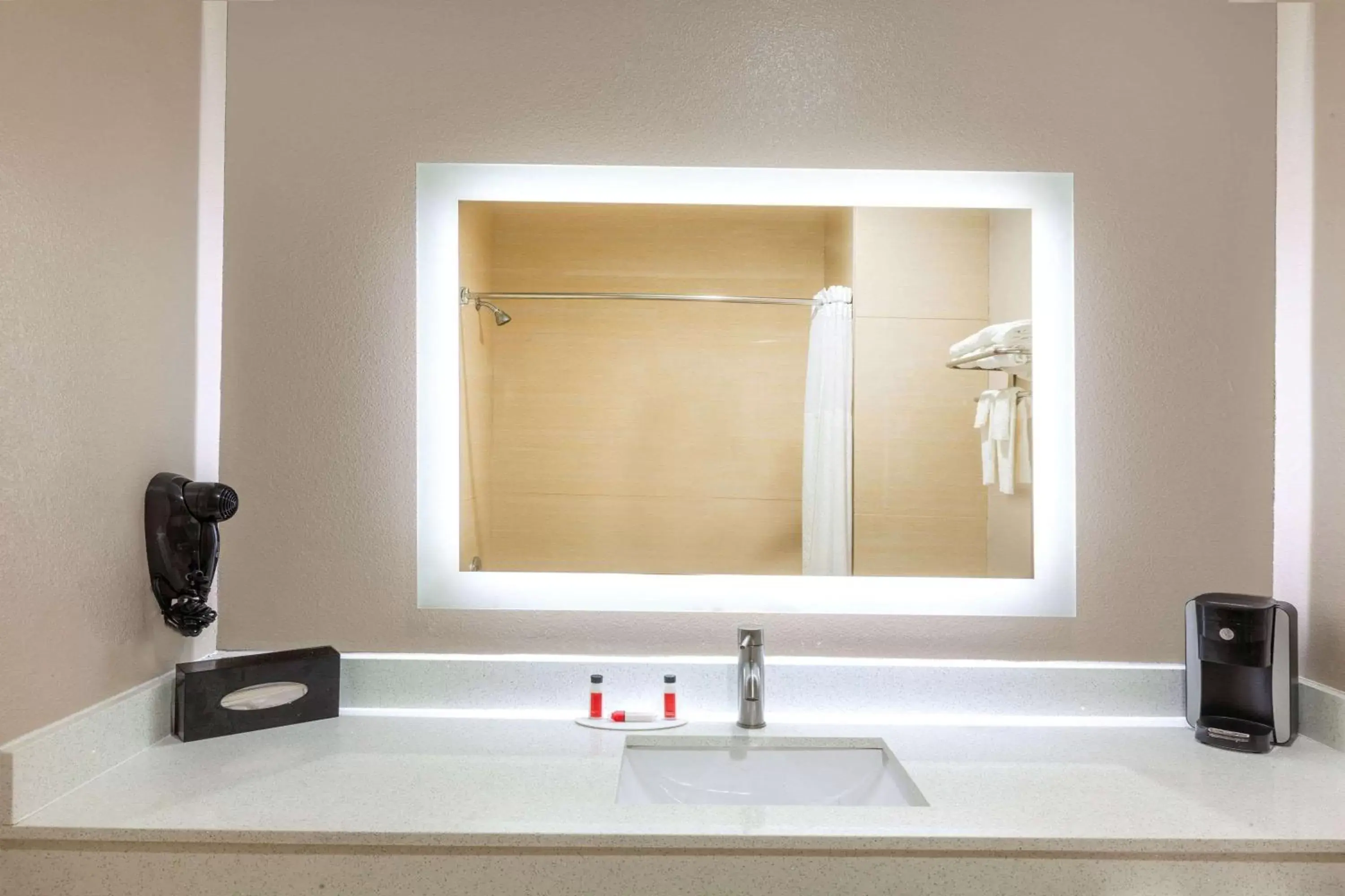 King Room - Non-Smoking in Super 8 by Wyndham Houston Northwest Cypress King Room - Non-Smoking in Super 8 by Wyndham Houston Northwest Cypress