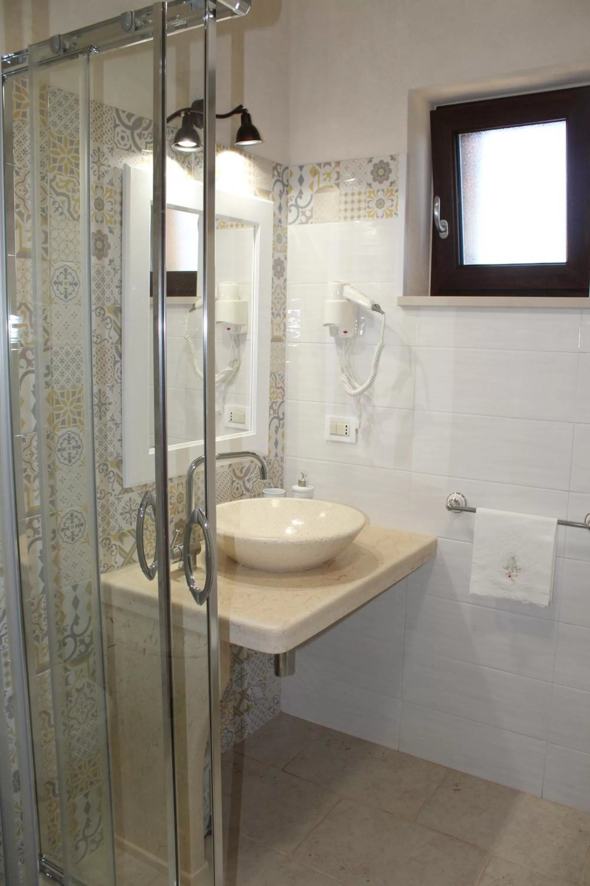 Shower in Masseria Tolla