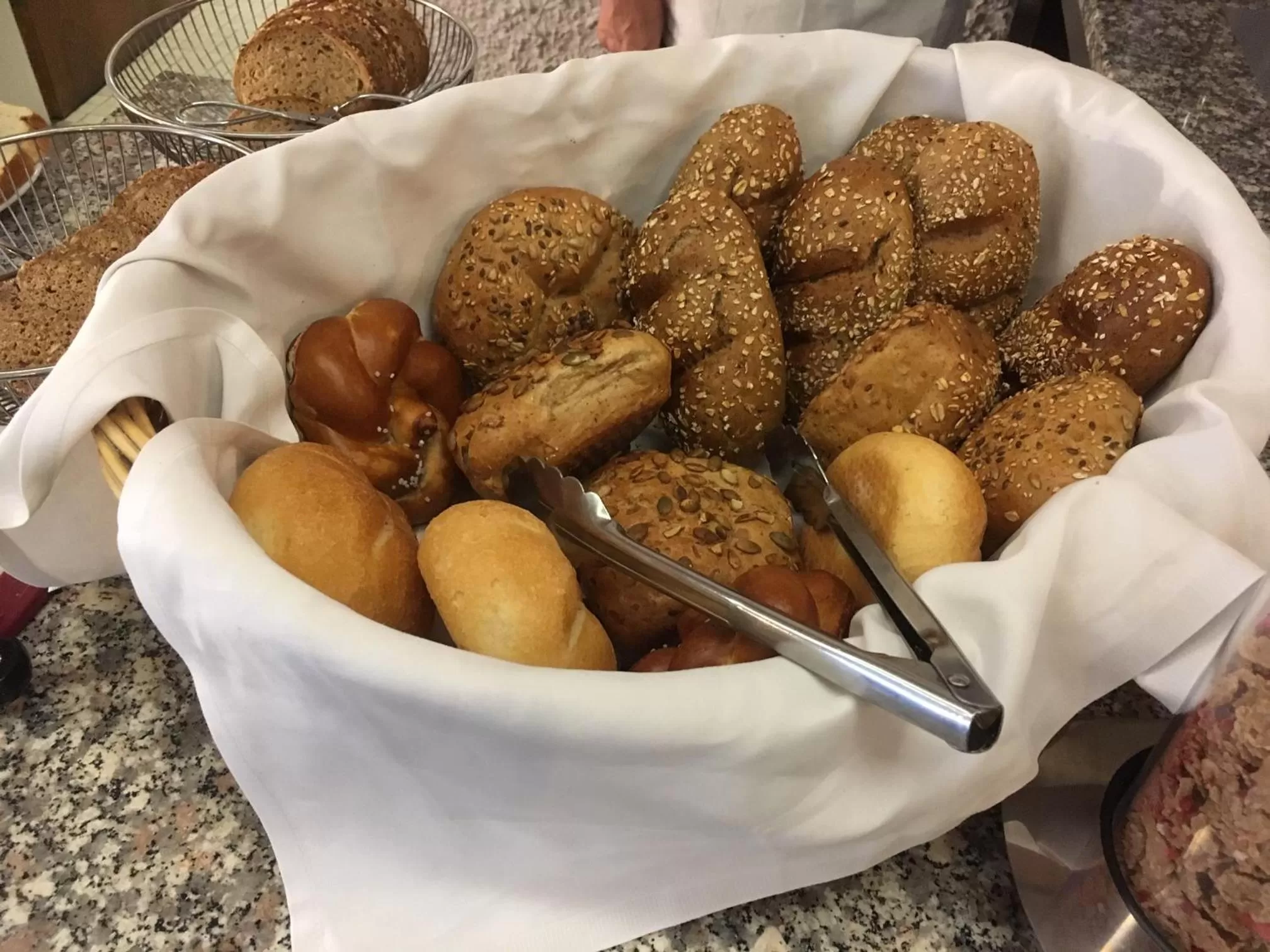 Buffet breakfast in Gästehaus der Katholischen Akademie