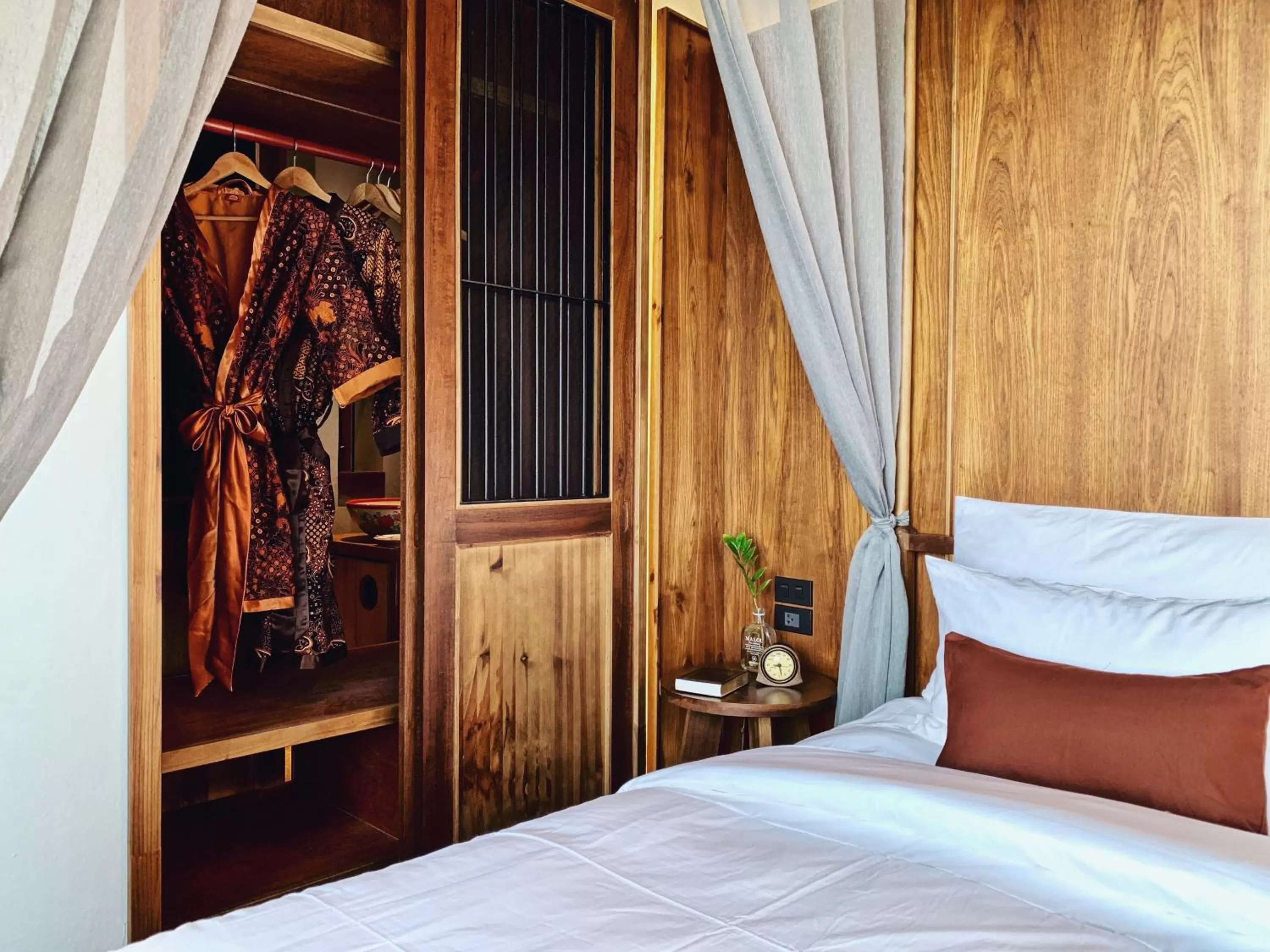 Bed in Hotel Gahn Khao Lak