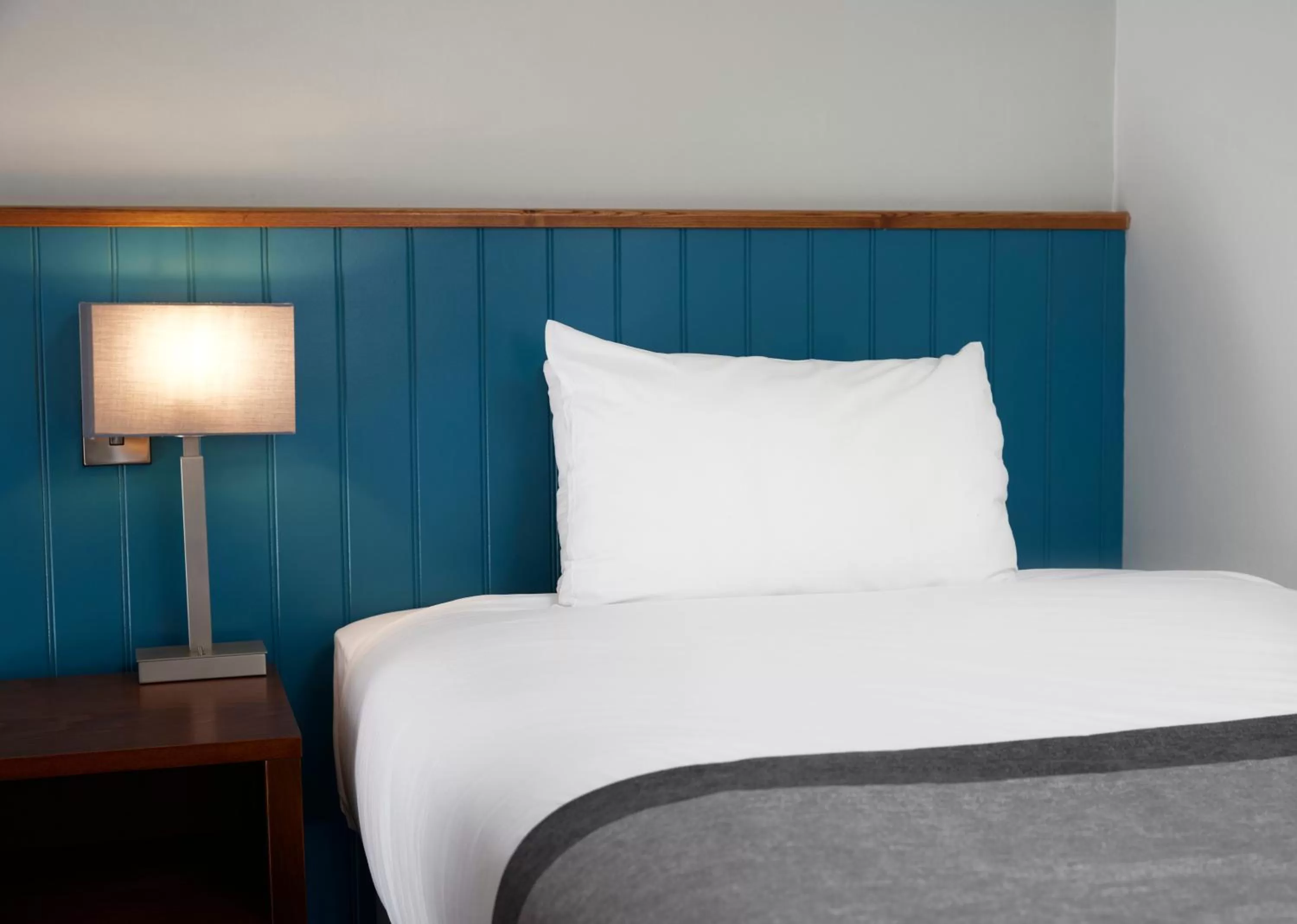 Bed in Highwayman By Greene King Inn