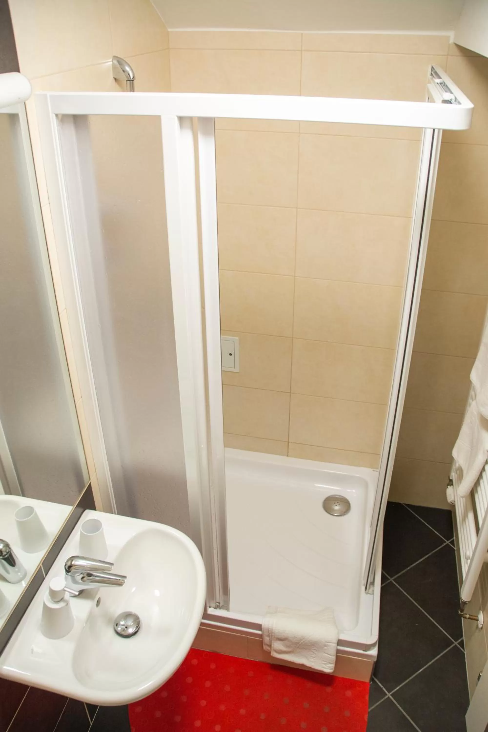 Bathroom in Limes Apartments