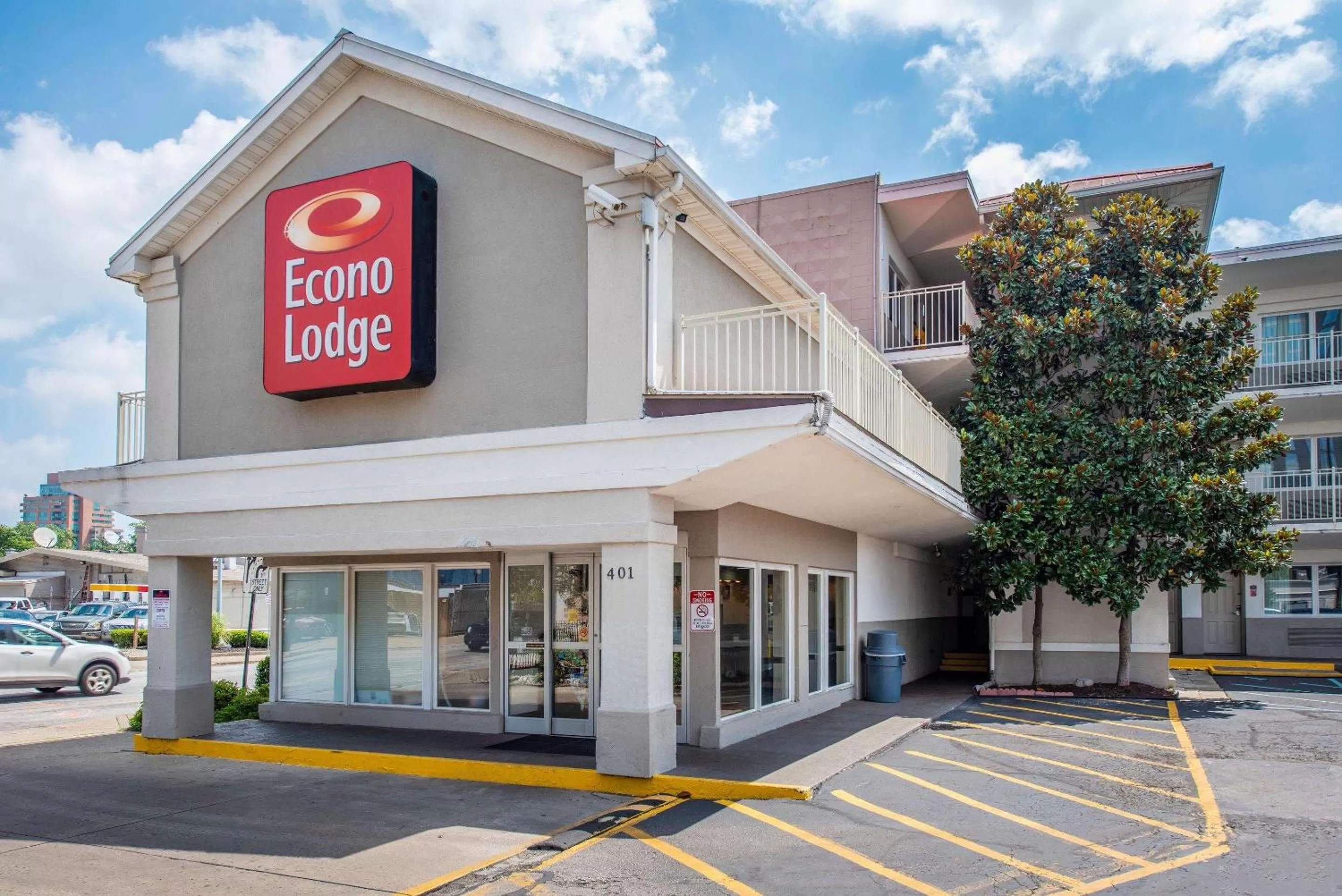 Property building in Econo Lodge Louisville Downtown
