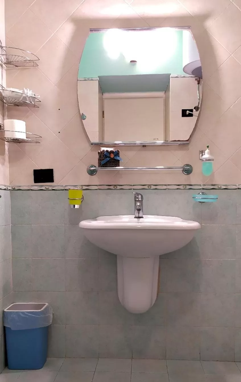 Bathroom in B&B Terra Mia Napoli