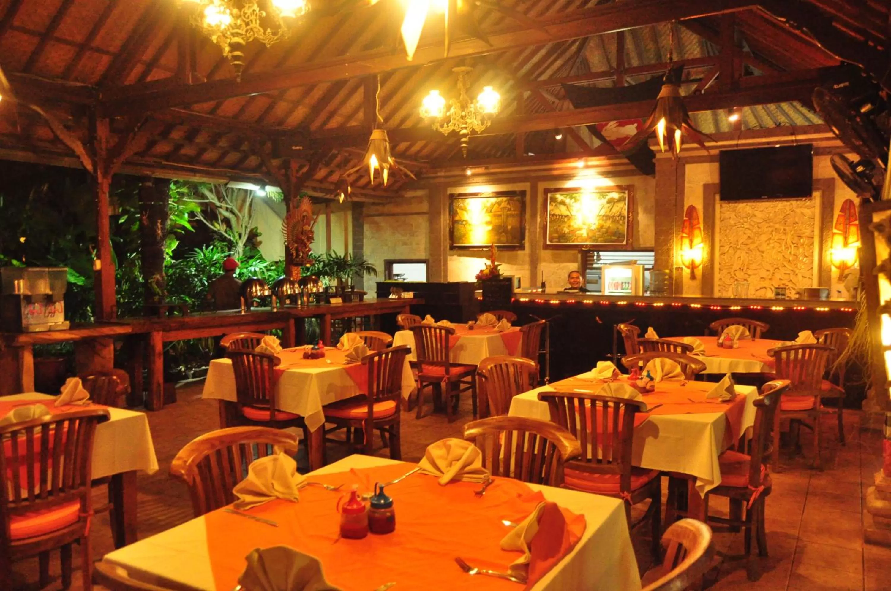 Restaurant/places to eat in Kusnadi Hotel