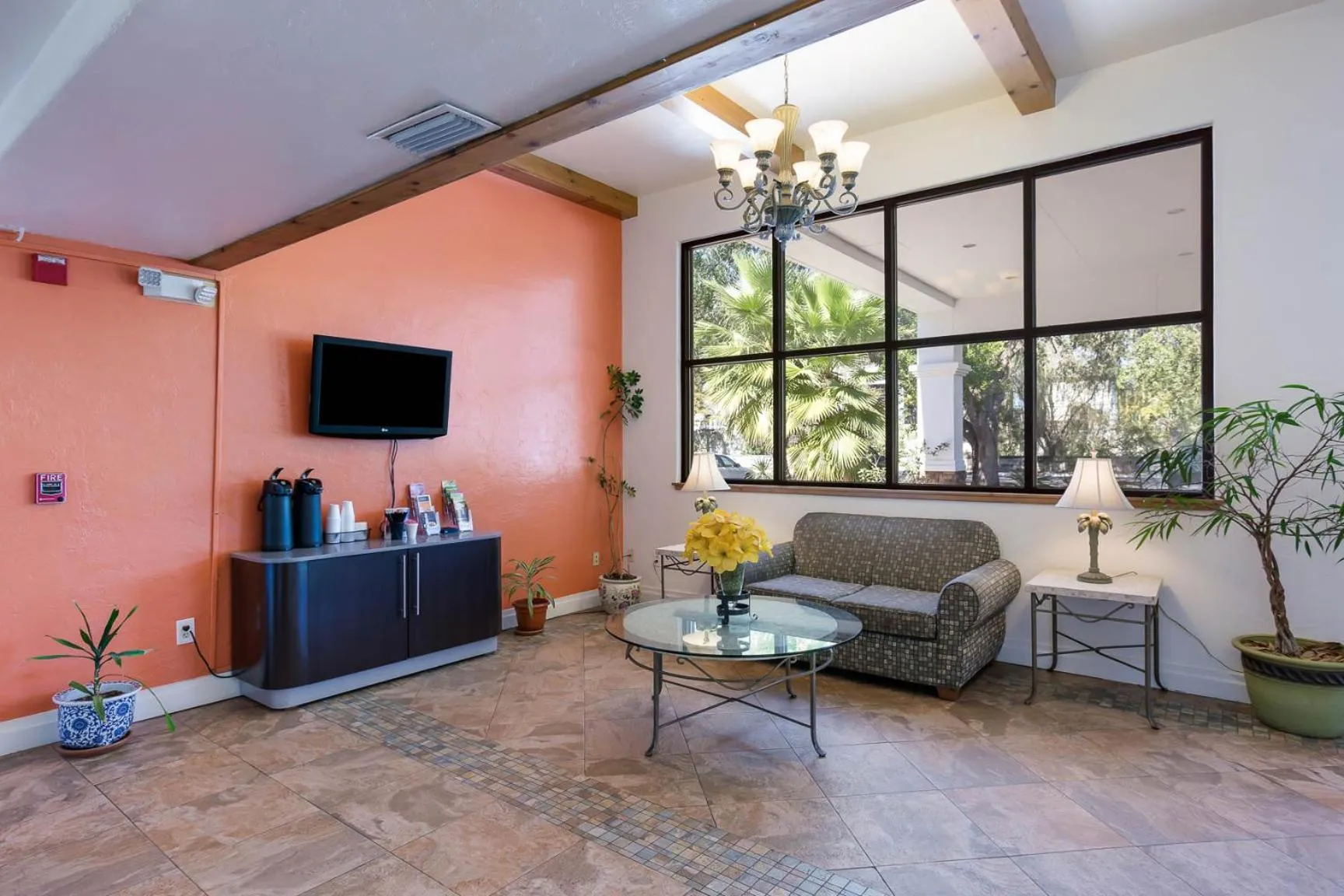 Seating area in Studio 6 Gainesville, Fl