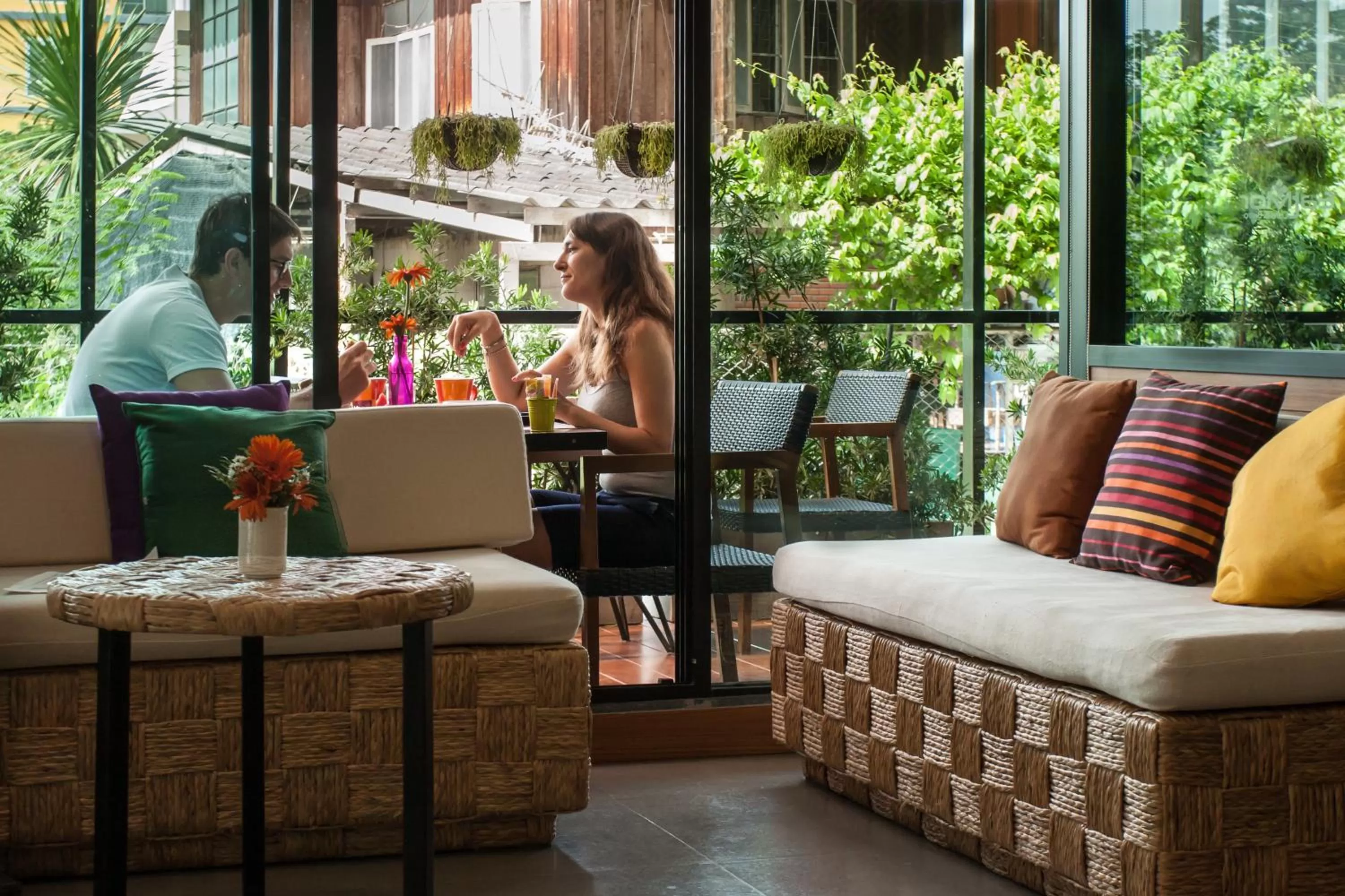 Restaurant/places to eat in Cmor Nimman by Recall Hotels