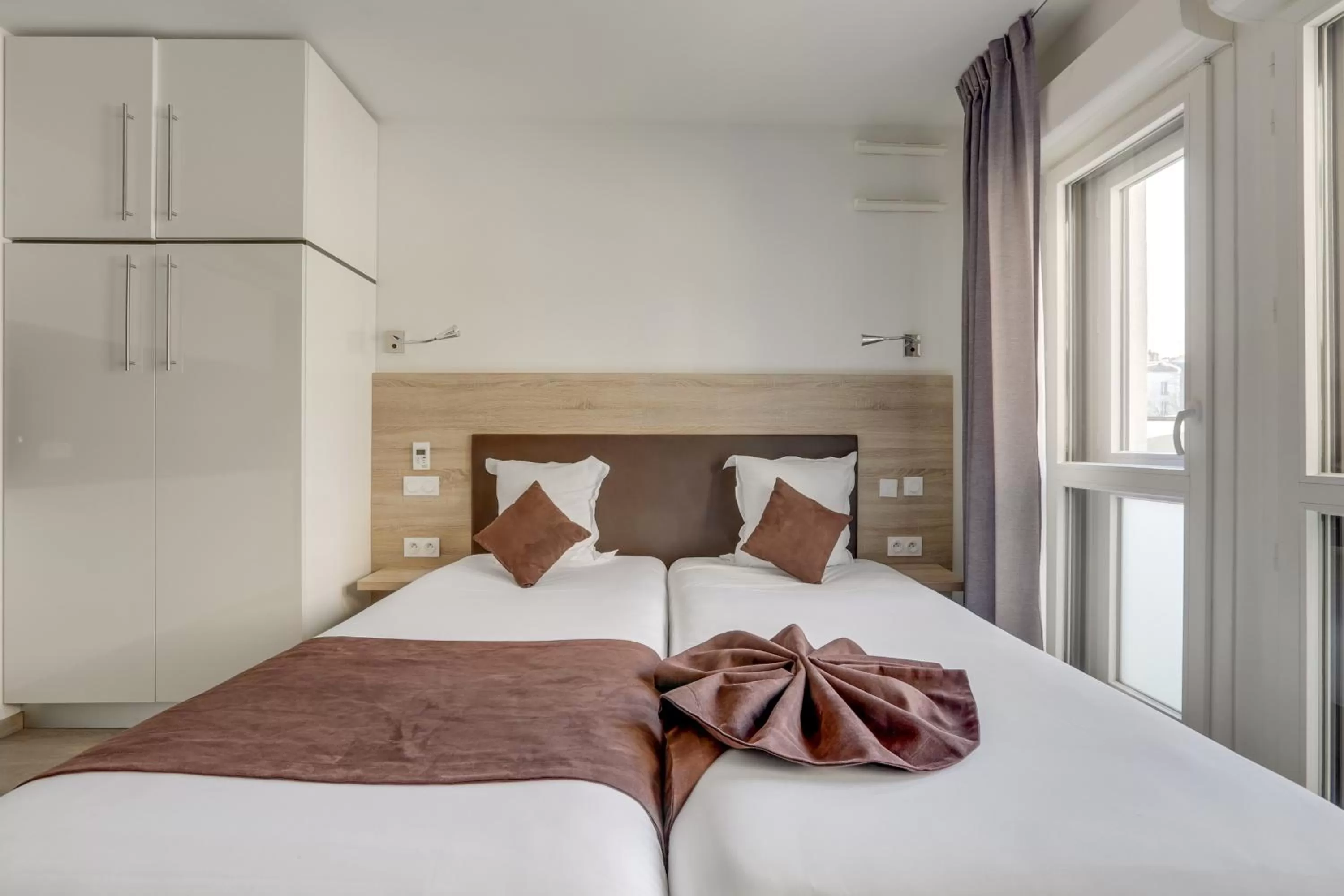 Bed in All Suites Appart Hôtel - Choisy-le-Roi