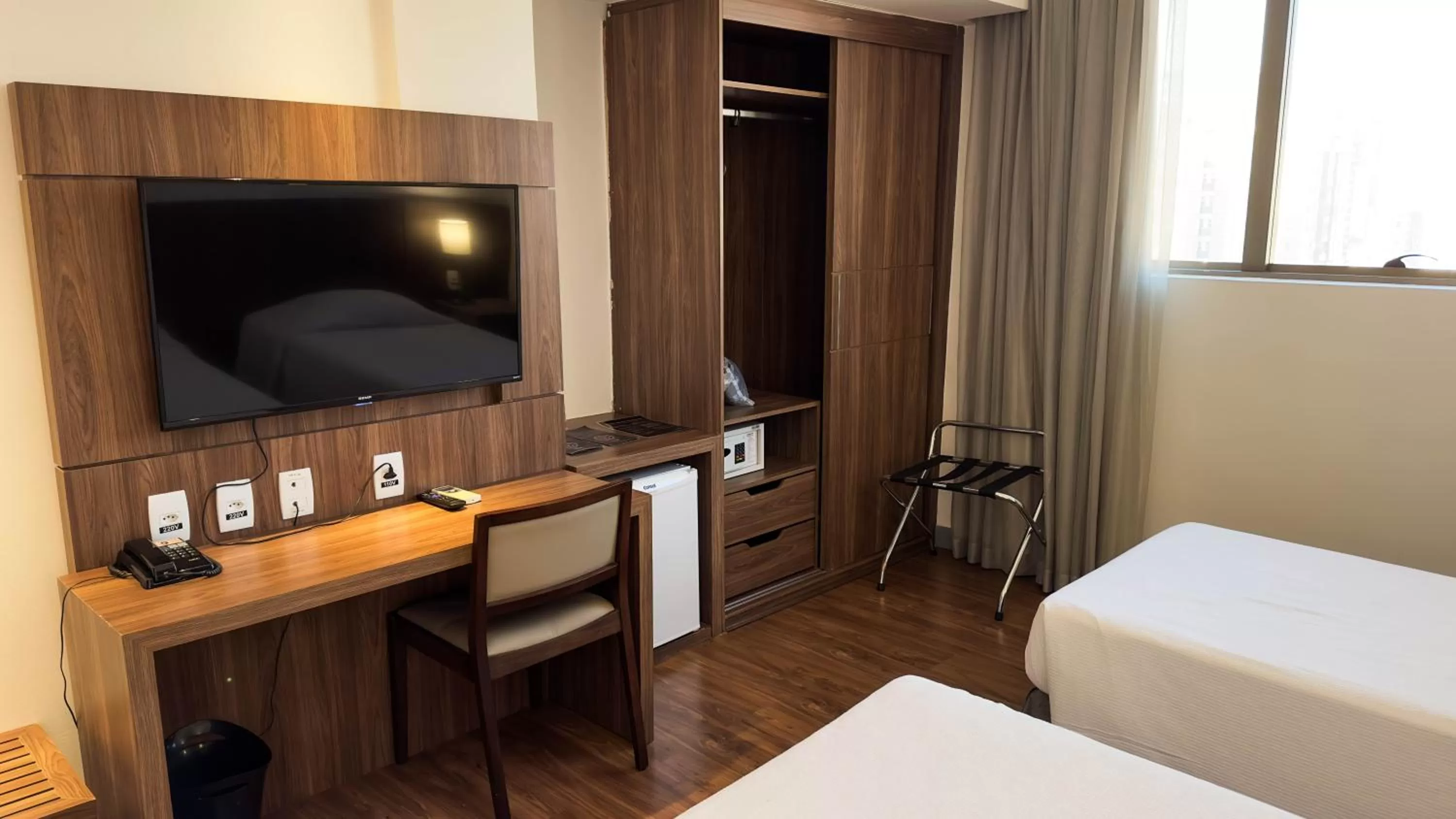 Bedroom, Bed in Hotel Vivenzo Savassi Belo Horizonte