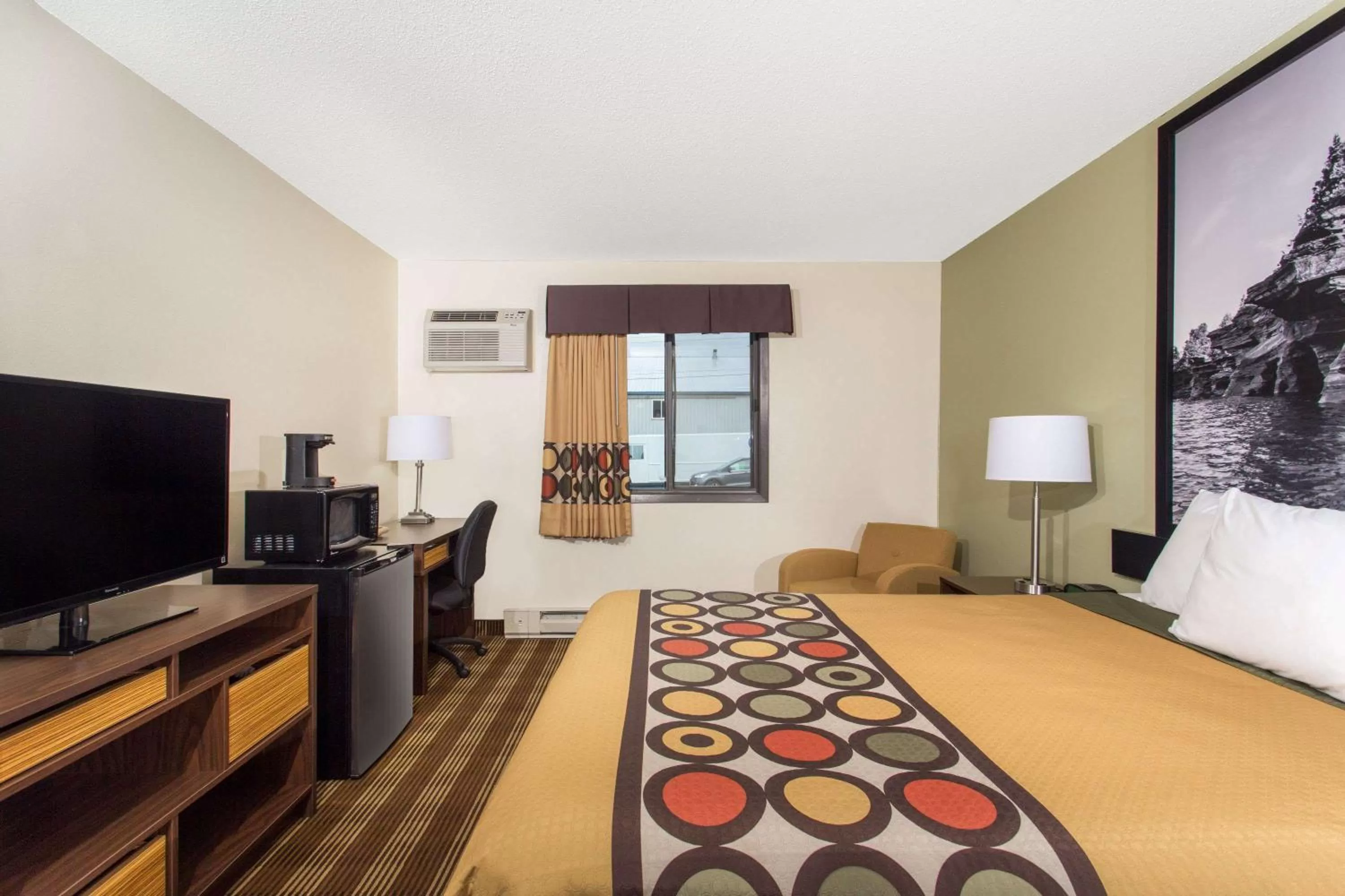 Photo of the whole room, TV/Entertainment Center in Super 8 by Wyndham Eau Claire I-94