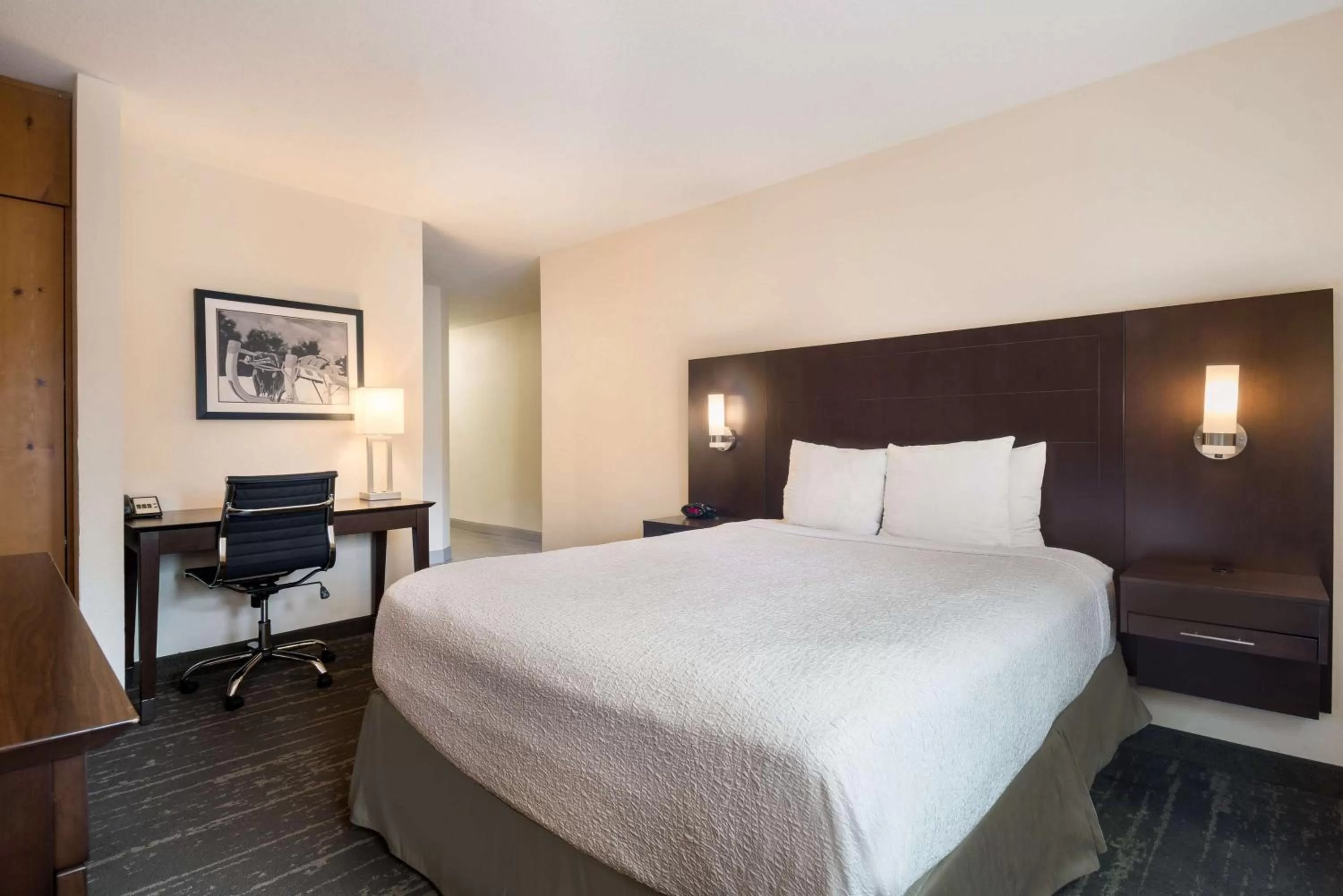 Bedroom, Bed in Best Western Mt. Hood Inn