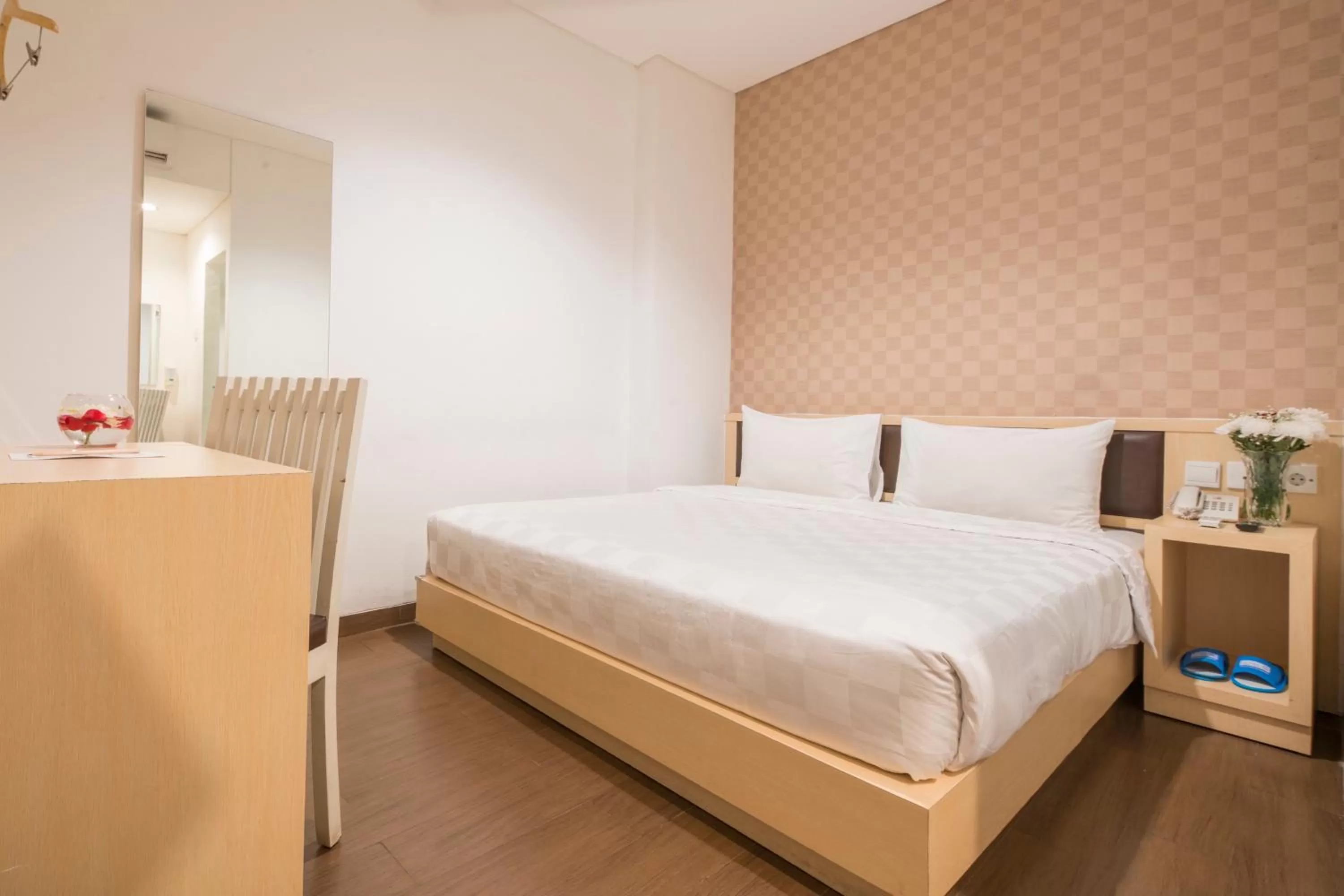 Bedroom, Bed in Hotel 88 Grogol Jakarta By WH