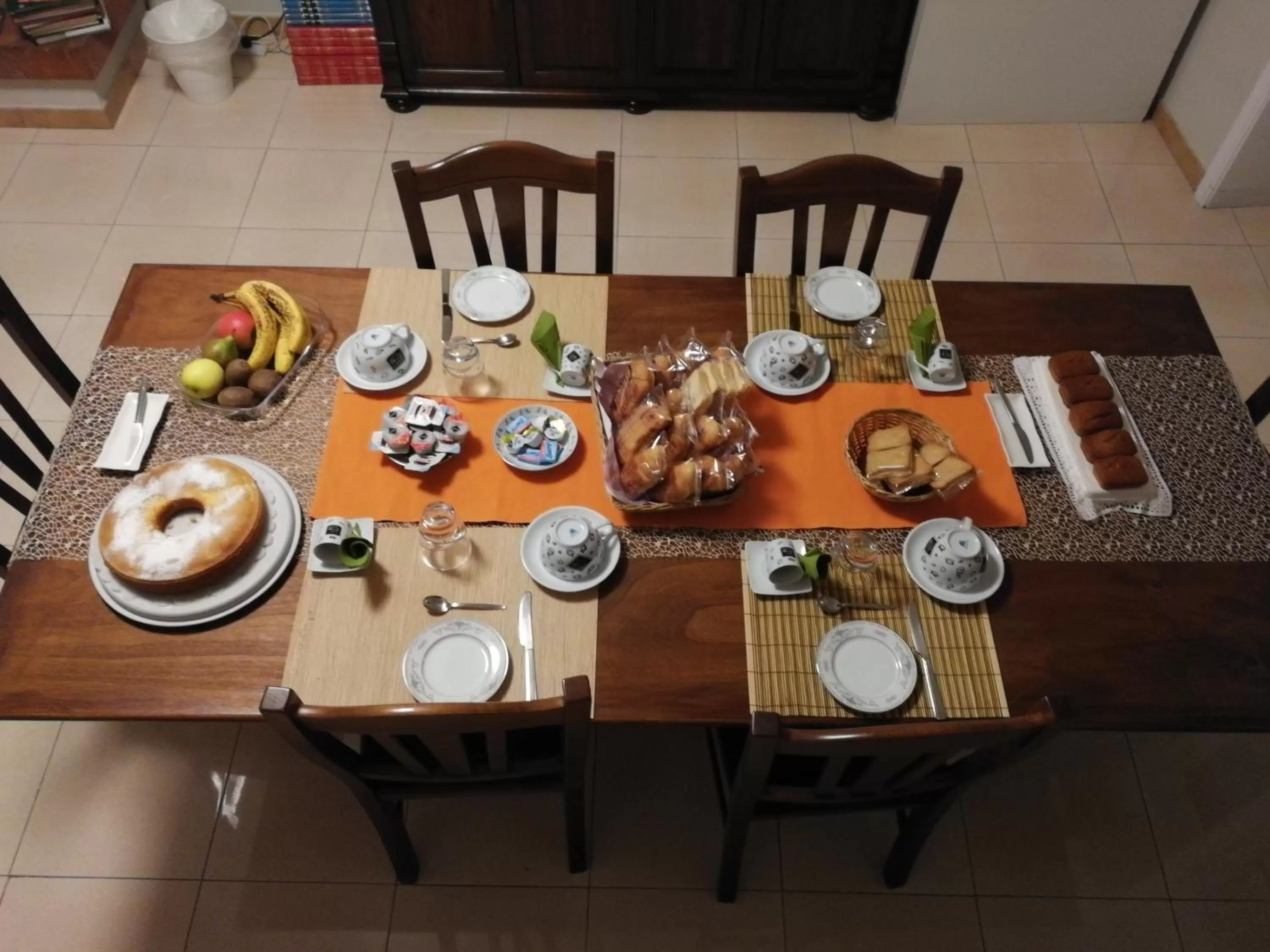 Breakfast in Casa Castellano