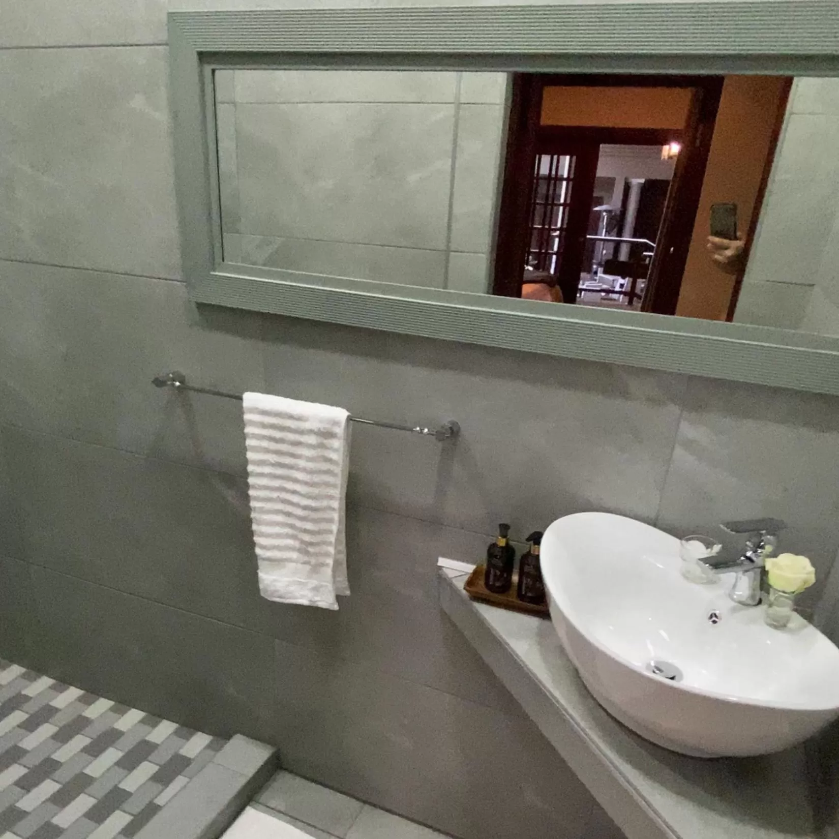 Shower in Spacube Luxury Suites and Spa