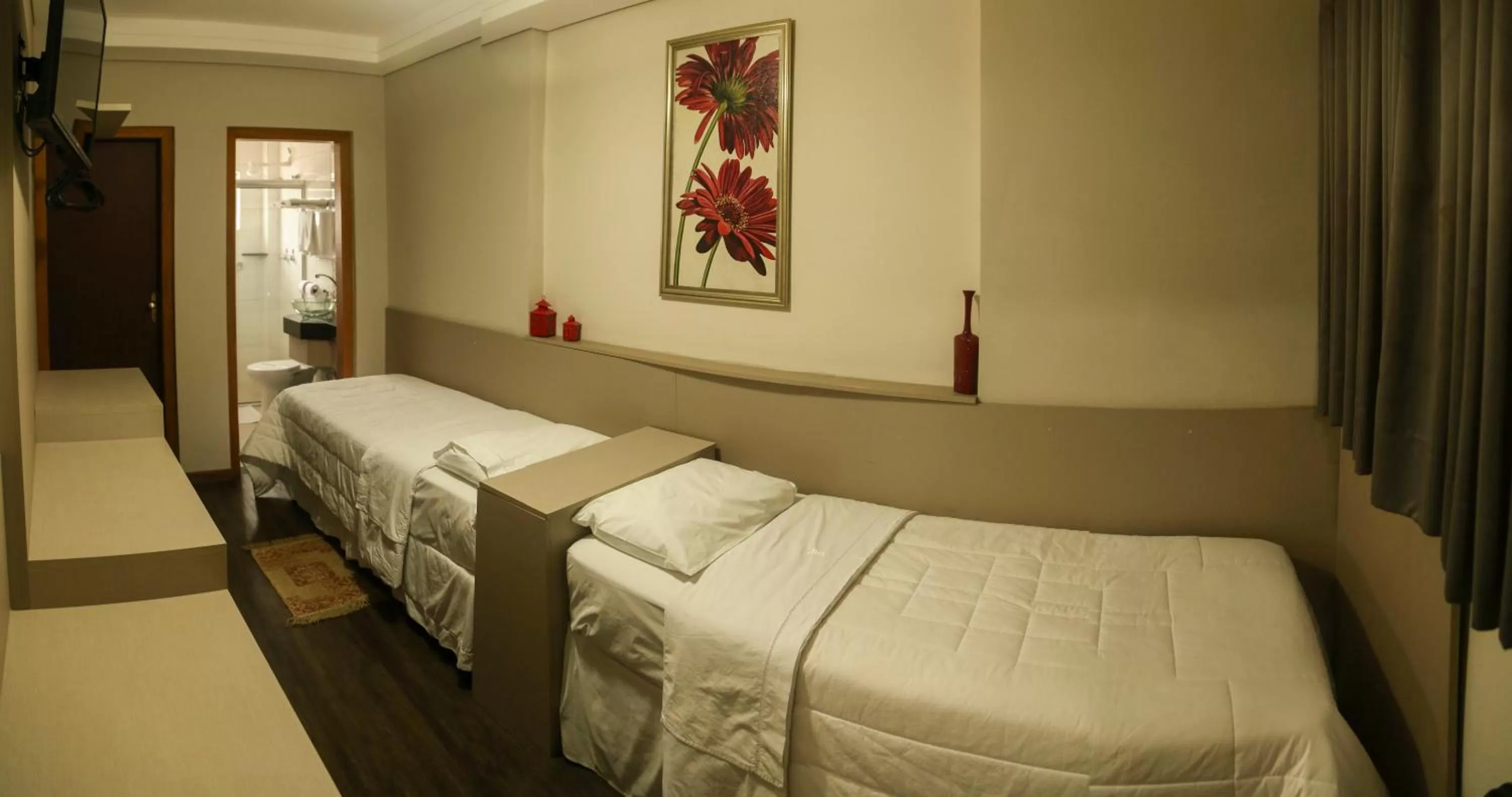 Photo of the whole room, Bed in Hotel Santo Graal