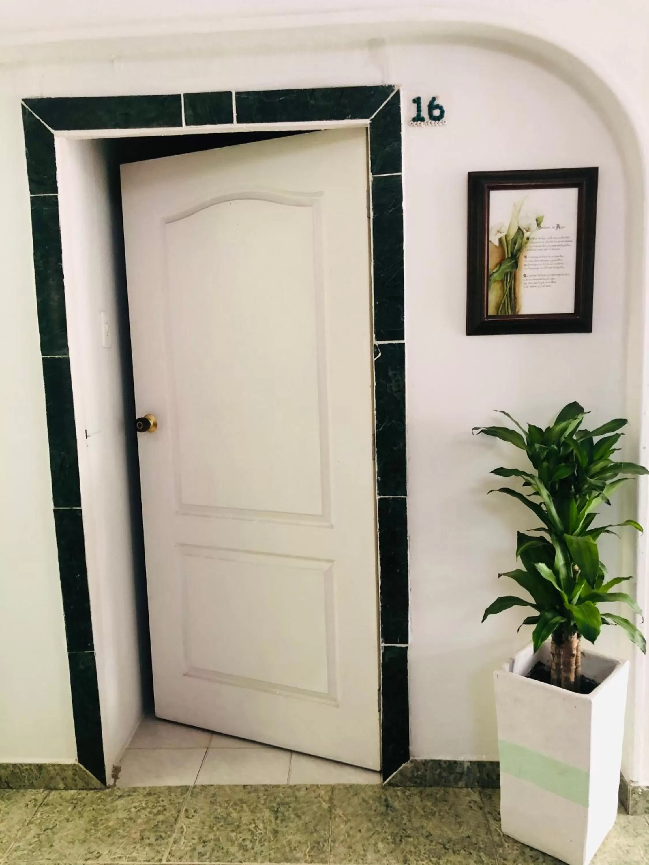 Tita’s Airport Hotel