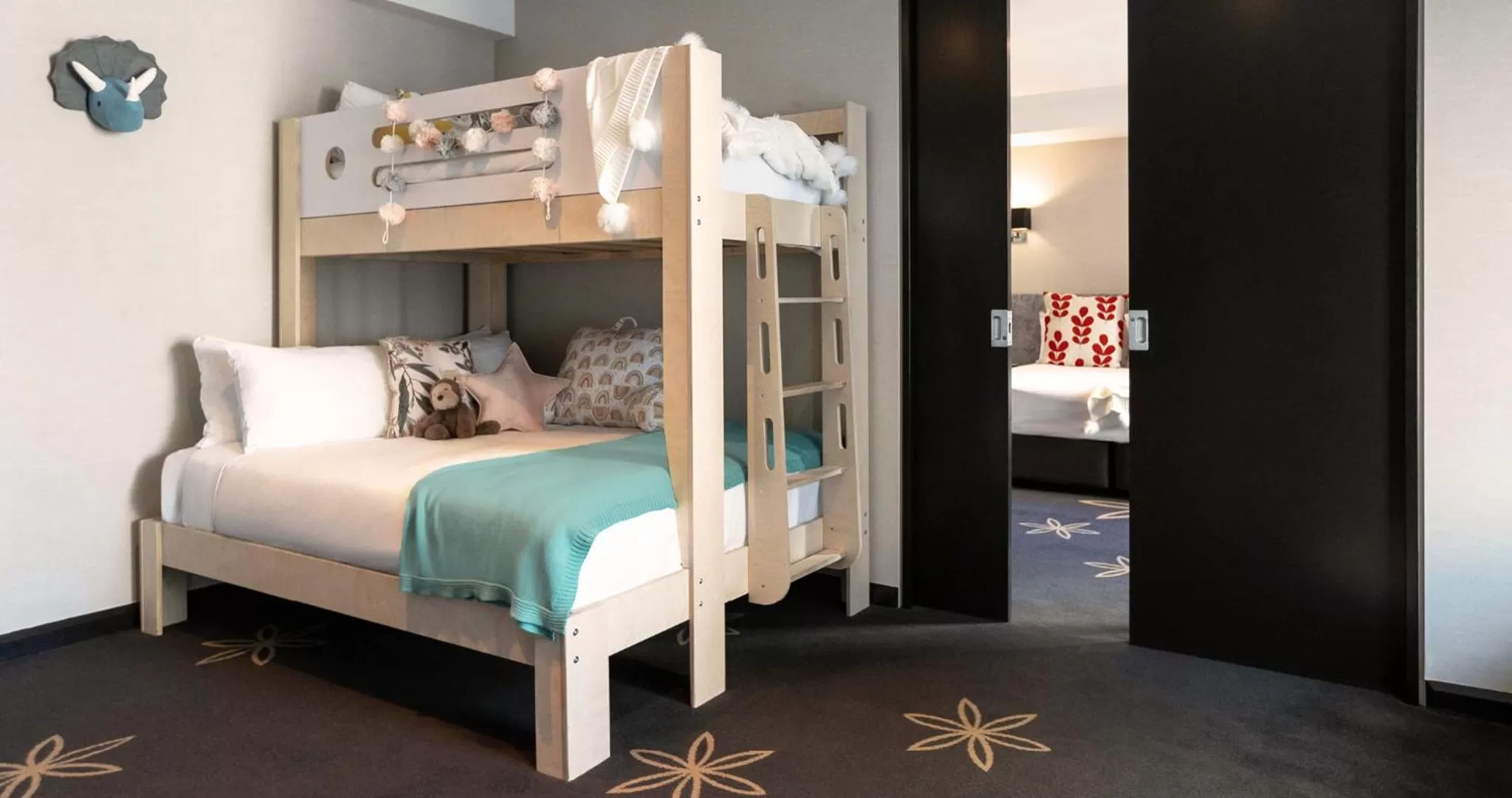 bunk bed, Bed in SkyCity Hotel Auckland