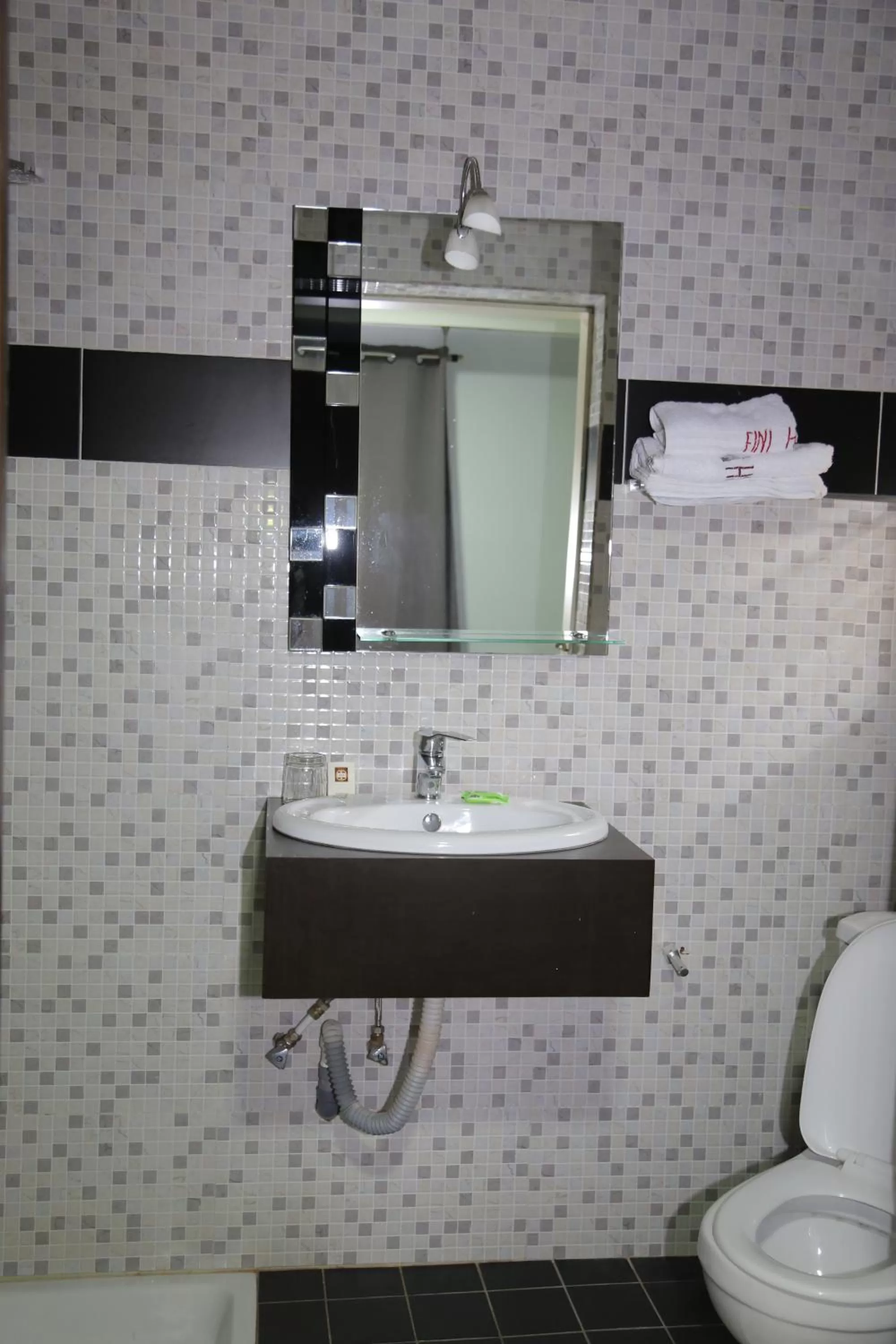Bathroom in Fini Hotel Bobende