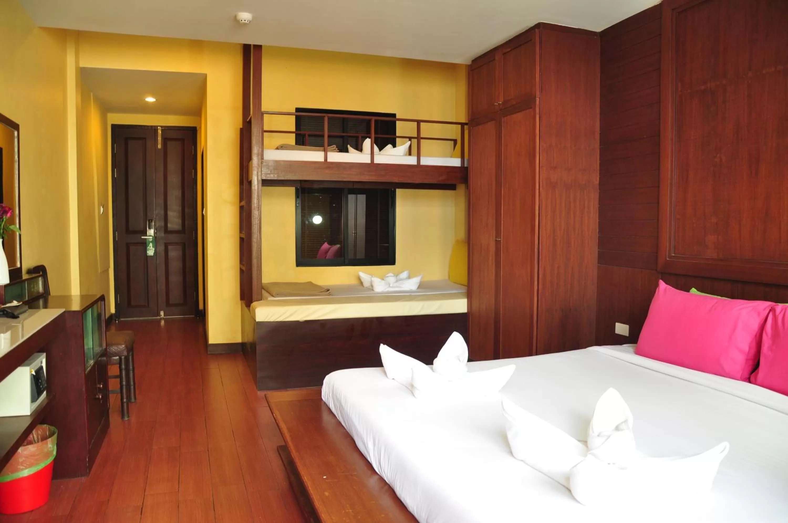 Photo of the whole room, Bed in Sabye Bangkok